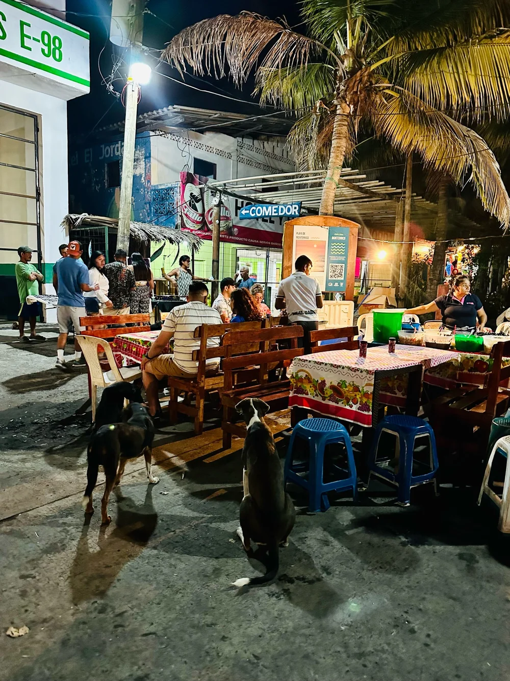 Street vendors @ Monterrico