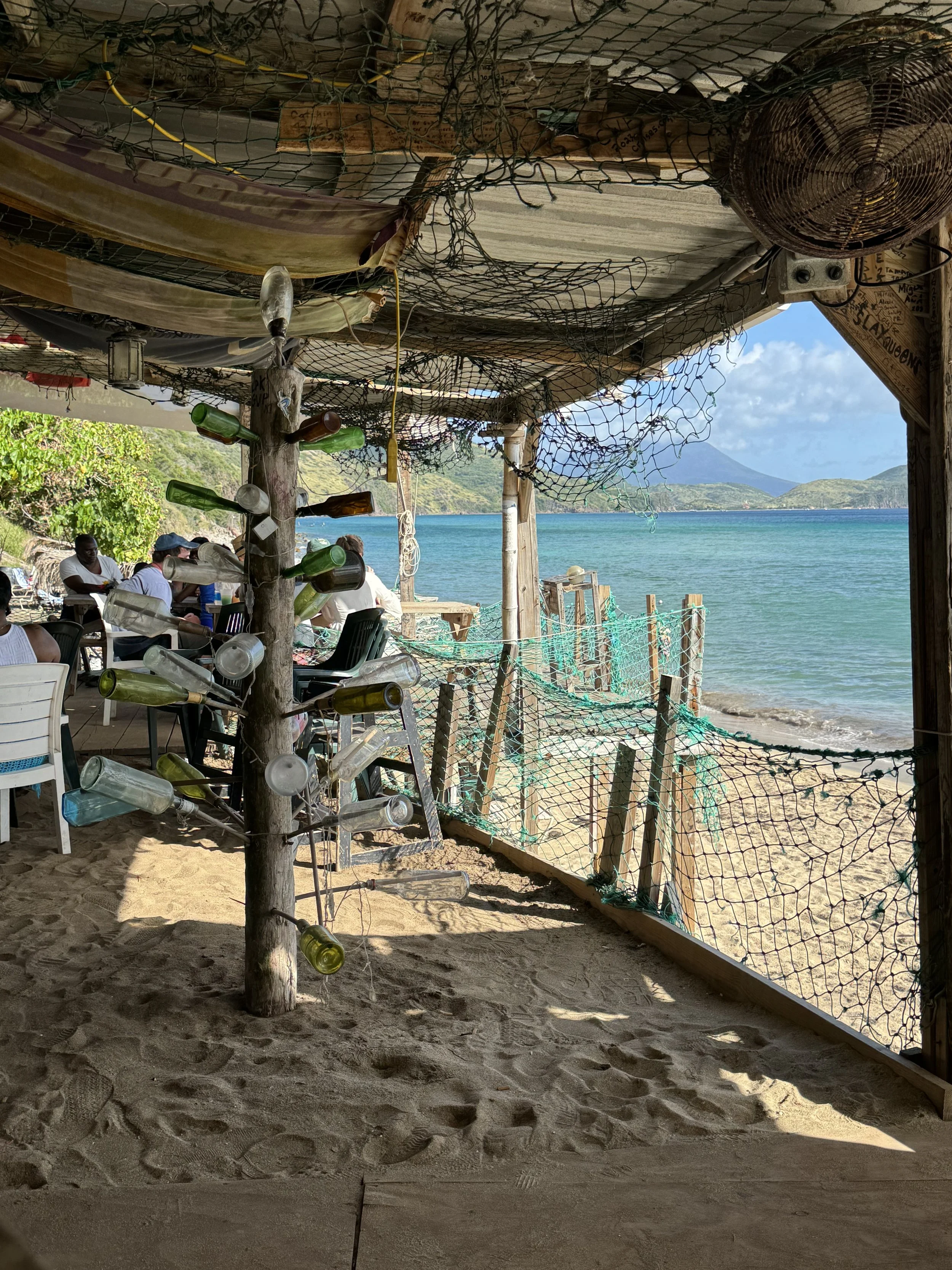 Shipwrecked Bar & Grill