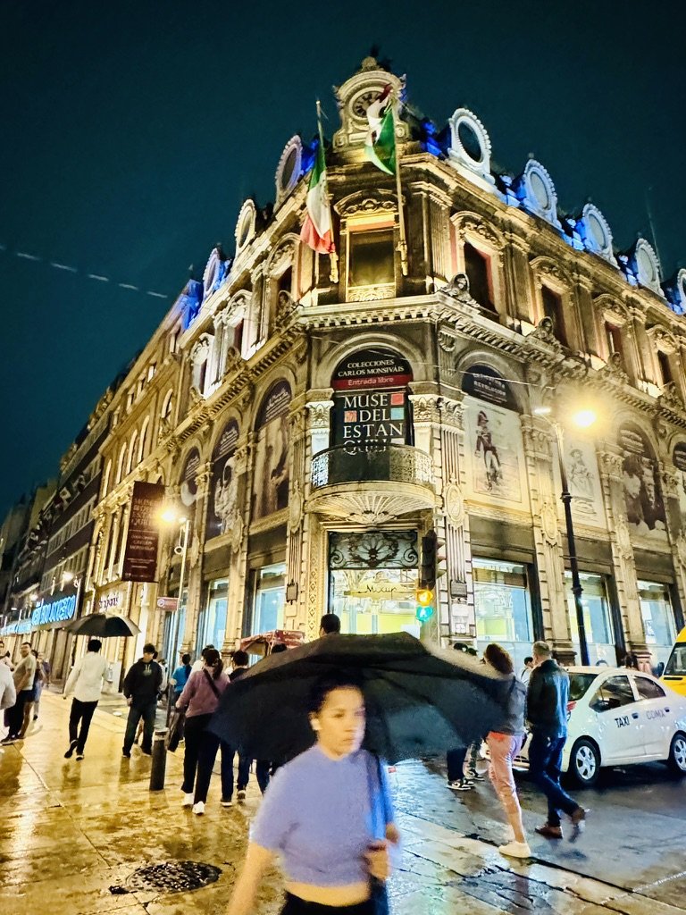 Walk down Av Francisco I. Madero