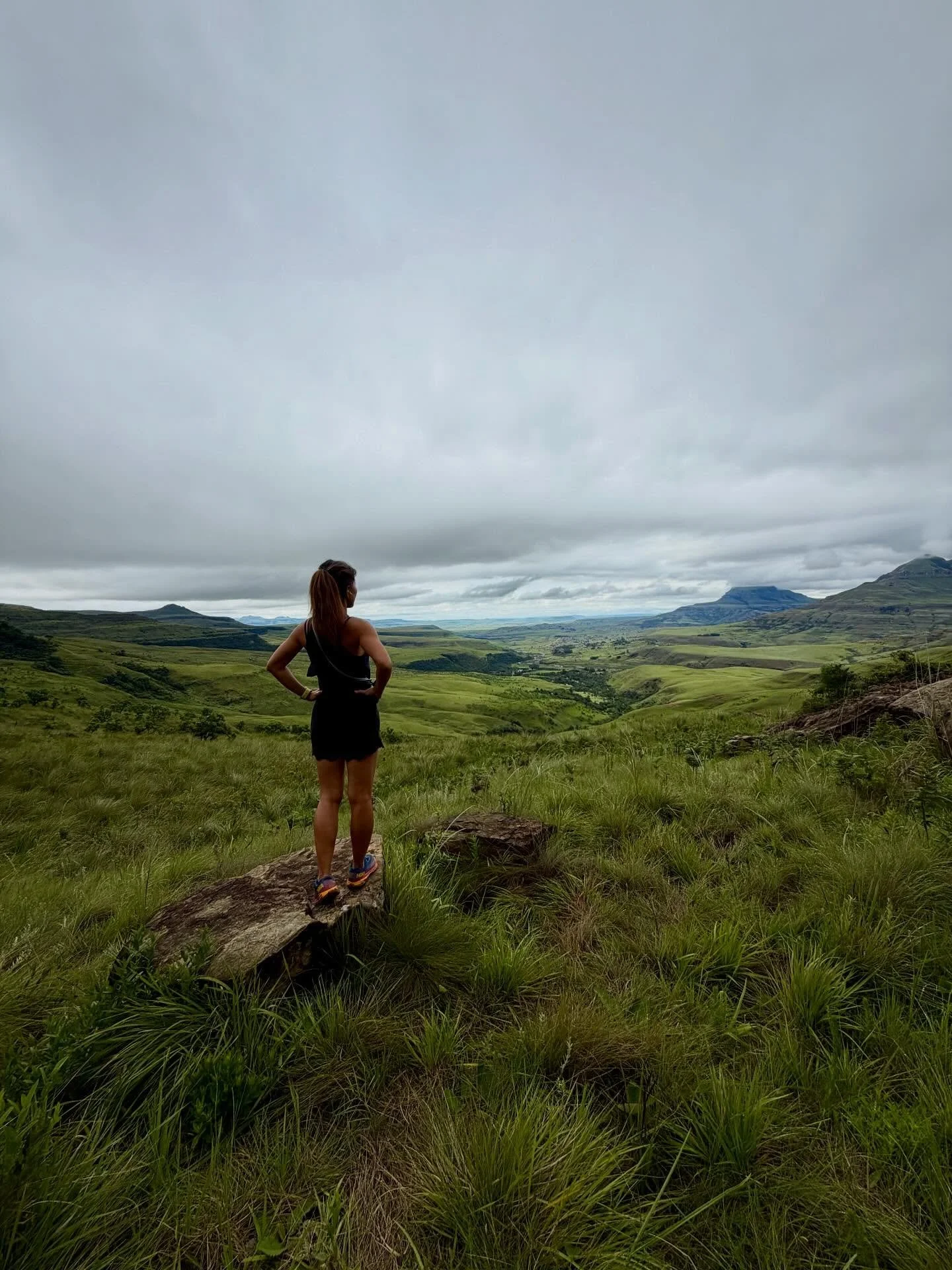 Recap from 🇿🇦 Dec. &lsquo;25 🏔️From the jagged cathedral peaks of the Drakensberg to the golden sandstone cliffs of Golden Gate, South Africa keeps setting the bar higher.
.
.
.
.
.
.
#Drakensberg #GoldenGateHighlands #VisitSouthAfrica #FreeStateA