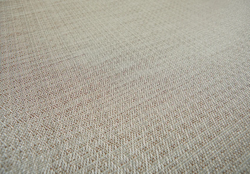 Cork resalta los tonos naturales inspirados en materiales táctiles y vivos, como la piedra, la madera y los textiles.