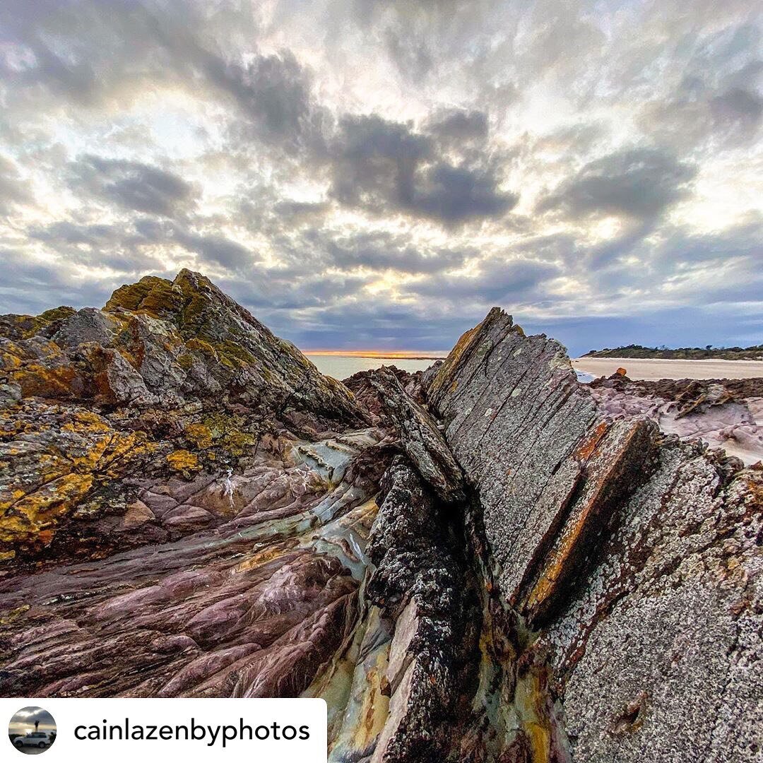 Posted @withregram &bull; @cainlazenbyphotos #sistersbeach #reflections
#tasmaniagram #tassiepics
@tasmania #TassieStyle @cainlazenby #cainlazenby #cainlazenbyphoto @cainlazenbyphotos