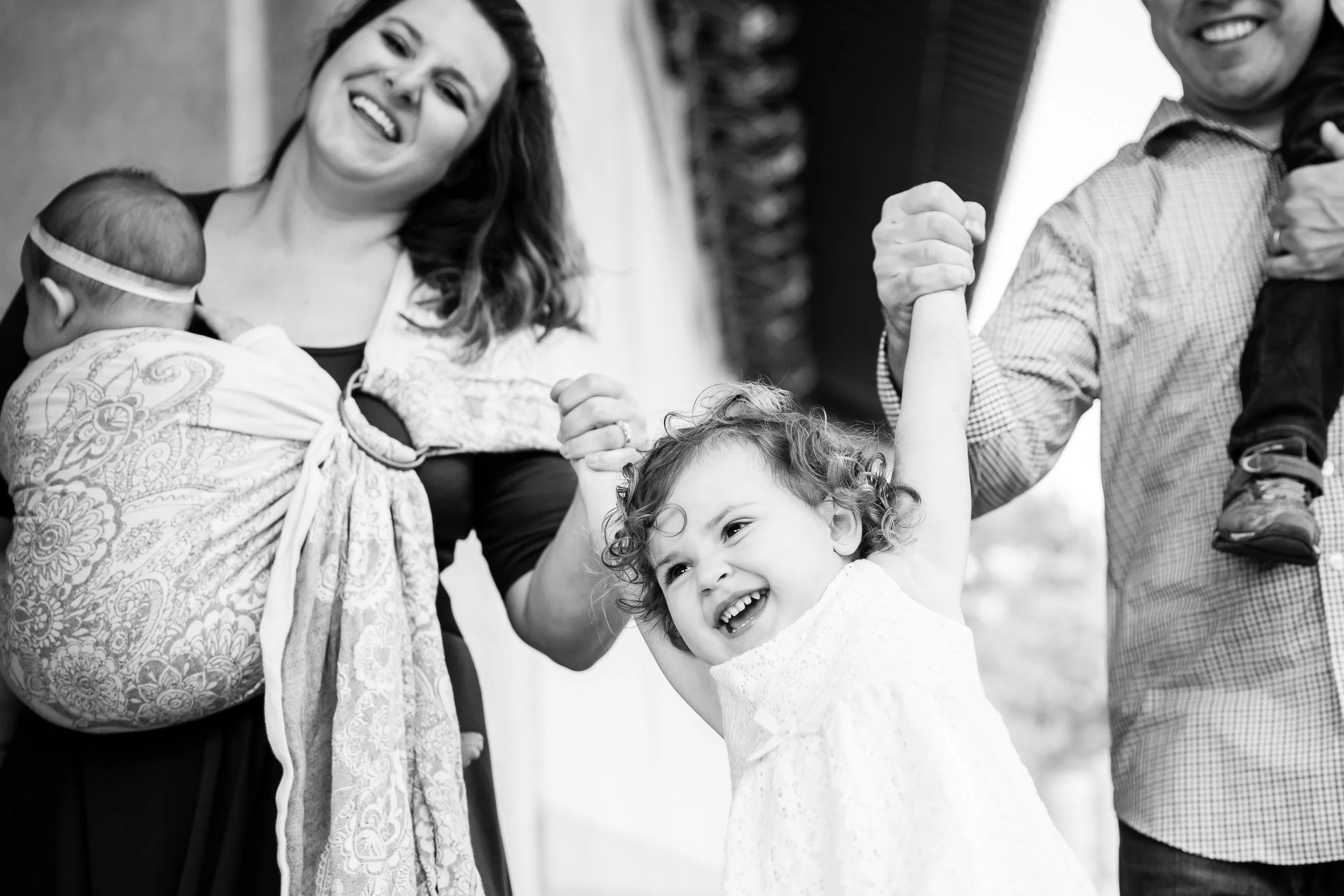Fun_family_photos_in_Taiwan_by_Hunnicutt_Photography.jpg
