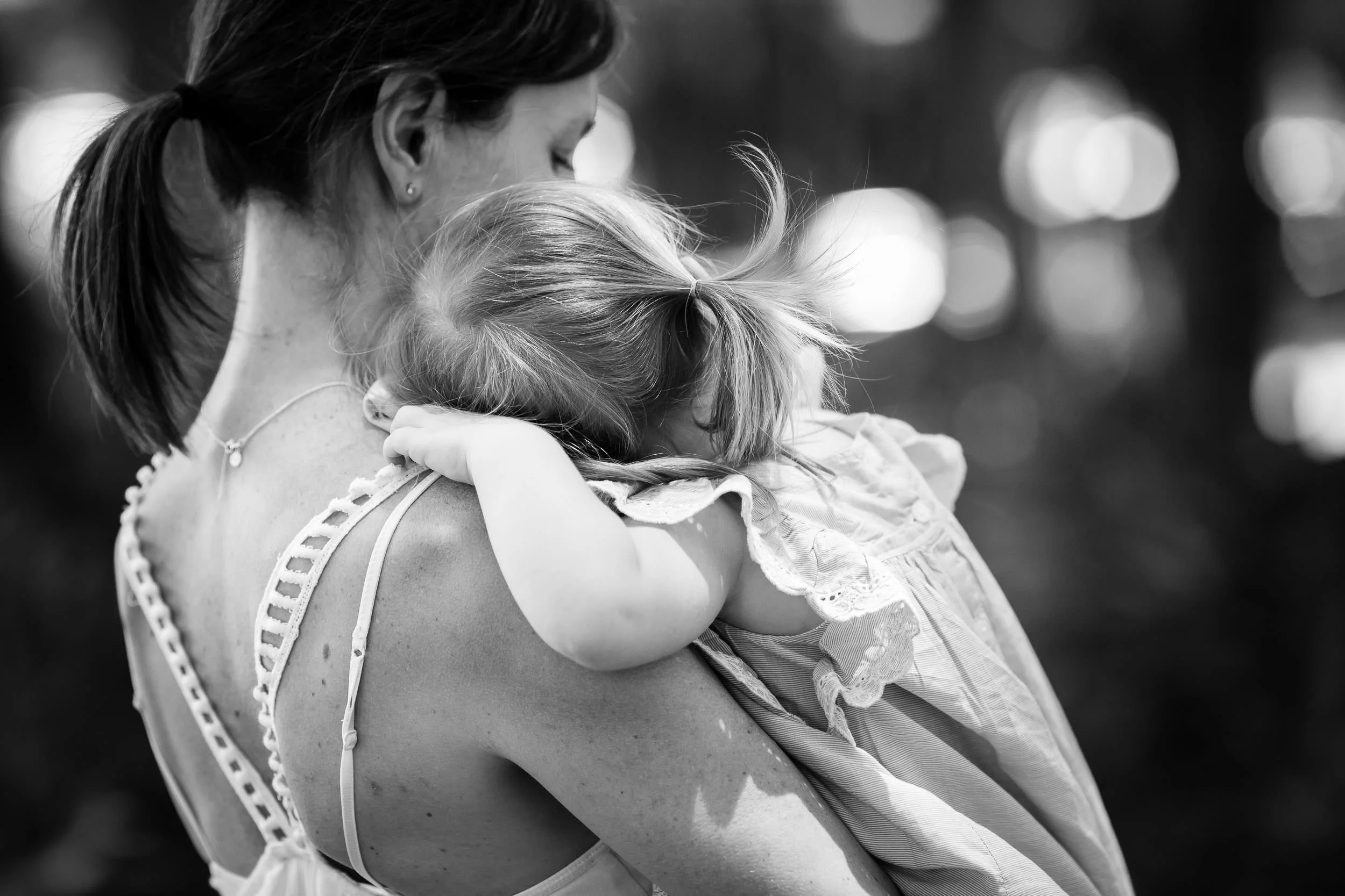 sweet_moments_between_mother_and_daughter_captured_by_Hunnicutt_Photography.jpg
