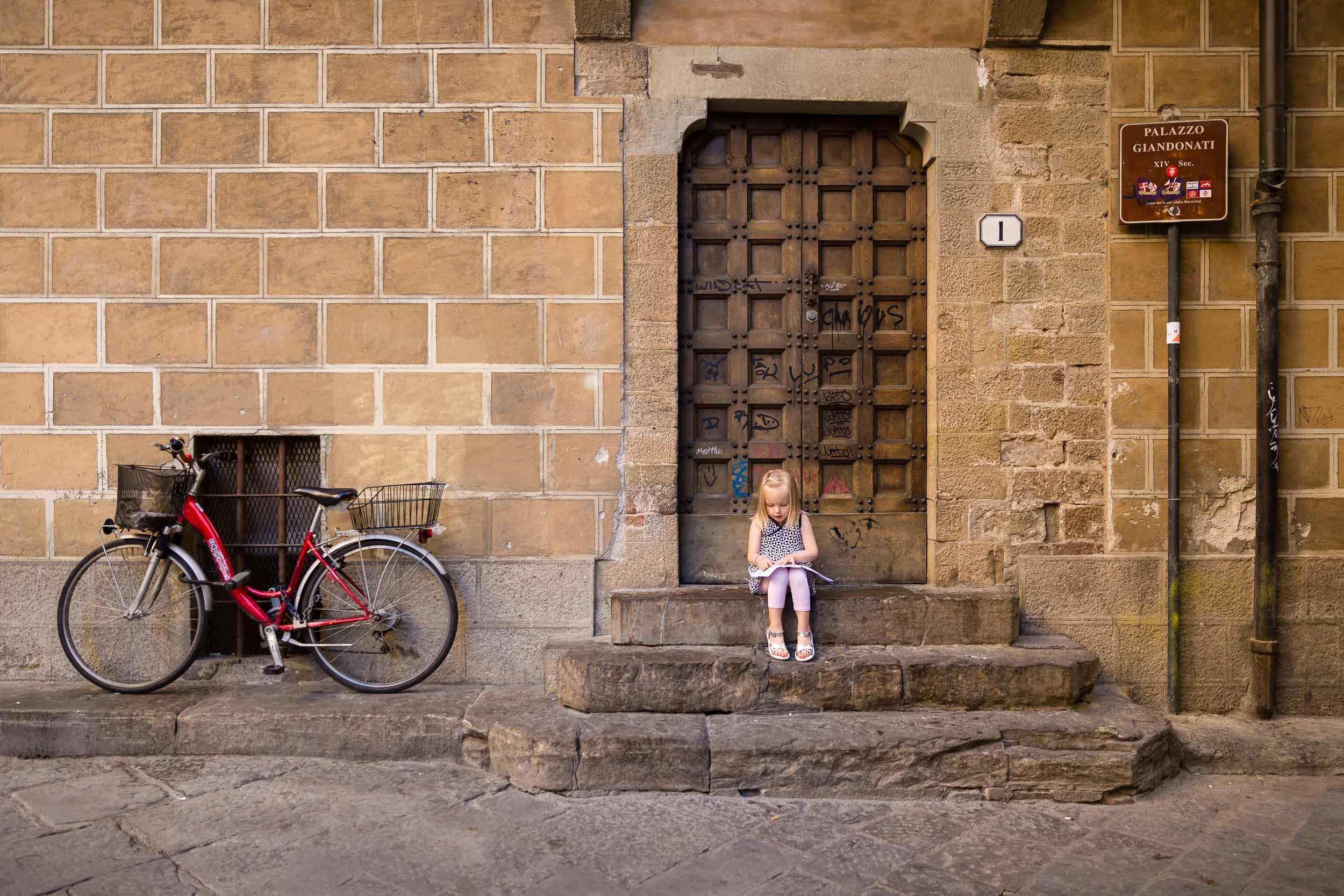 girl_reading_a_map_in_florence_Personal_portfolio_by_rebecca_hunnicutt_farren.jpg