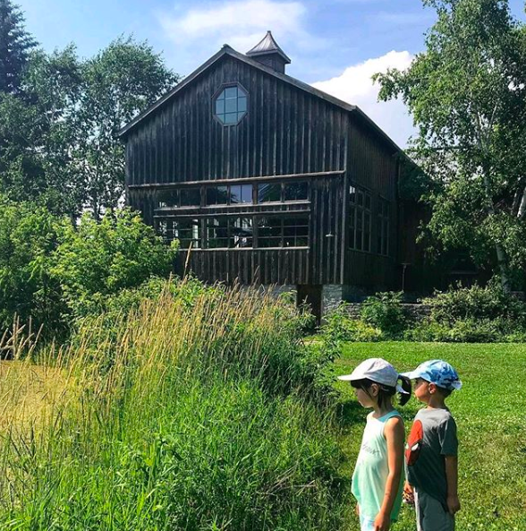 Grange of Prince Edward County Vineyards & Estate Winery offers board games, picnic basket lunches for sale, and beautiful grounds for kids to explore. Image credit: @faye_moxam