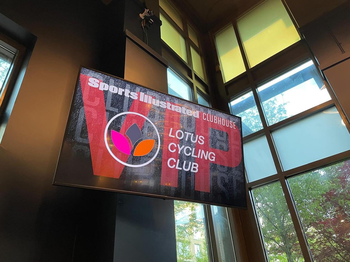 Full of gratitude for the very warm welcome from @si_clubhouse Perfect way to end our first Lotus training session of the season! #golotusgo