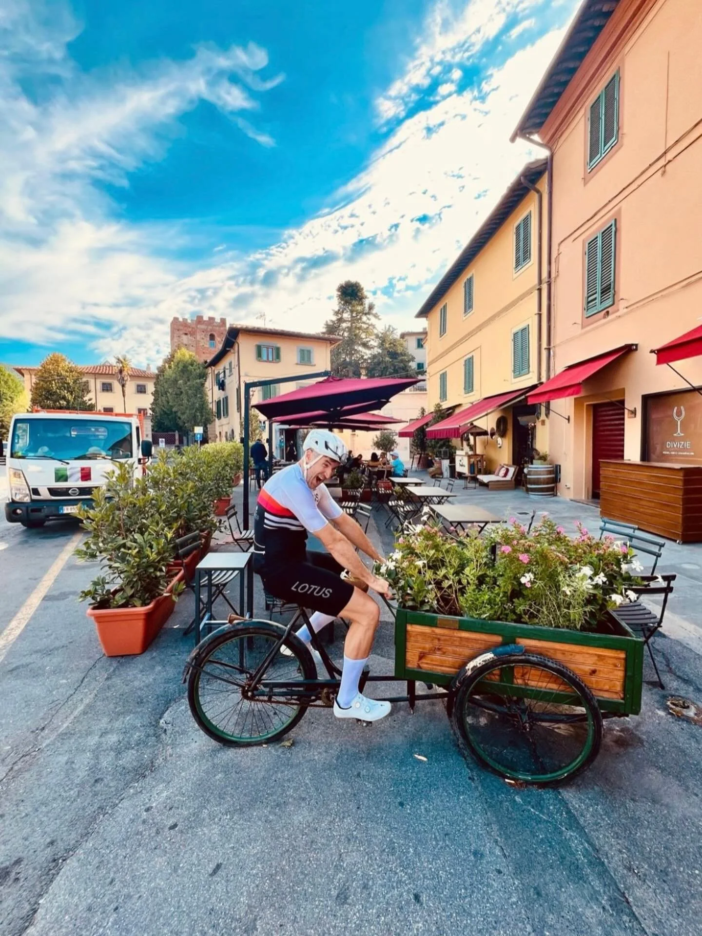 Lotus flowery delivery 💐
