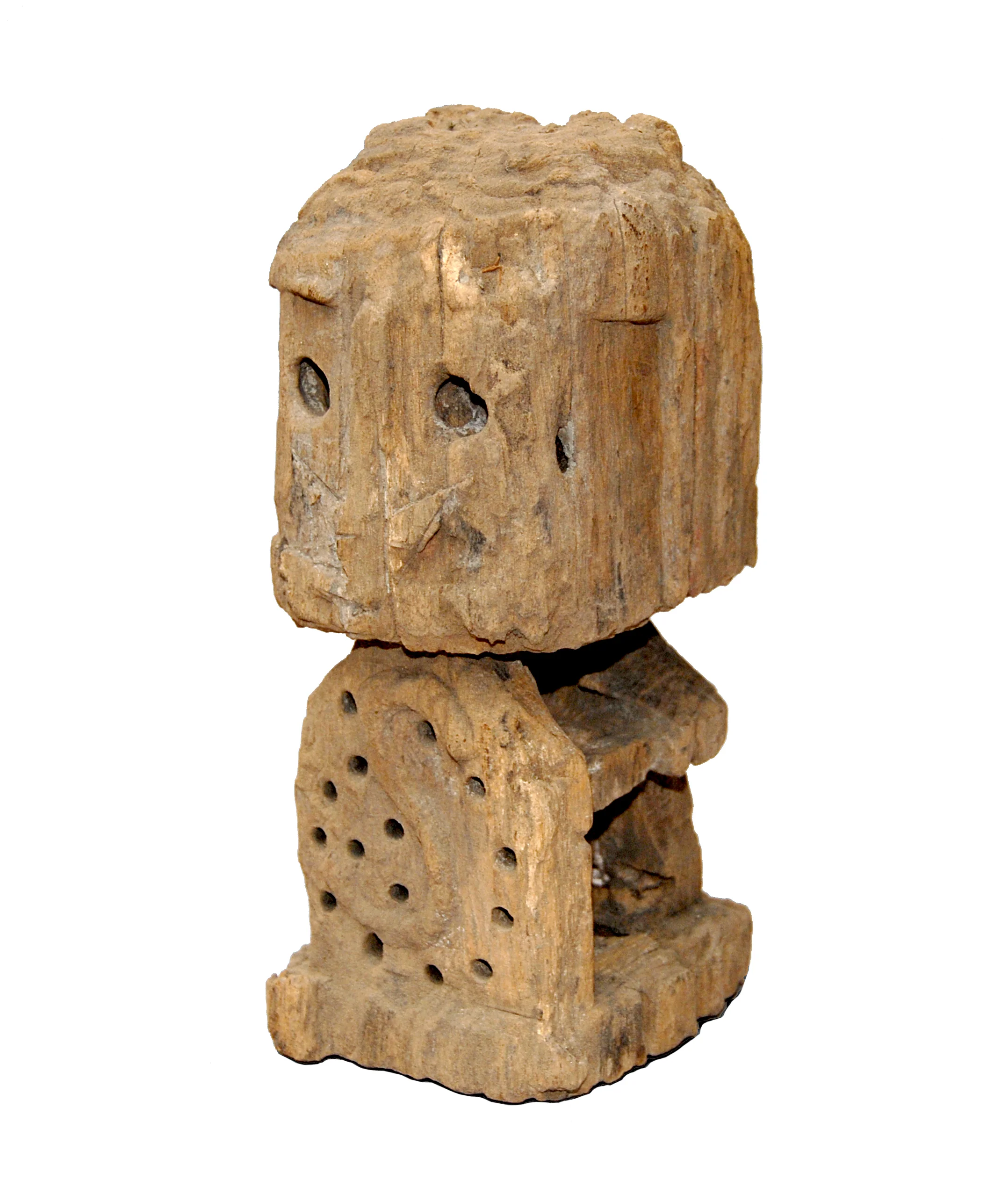 5. Leti ancestor statuette / Statuette d’ancêtre Leti