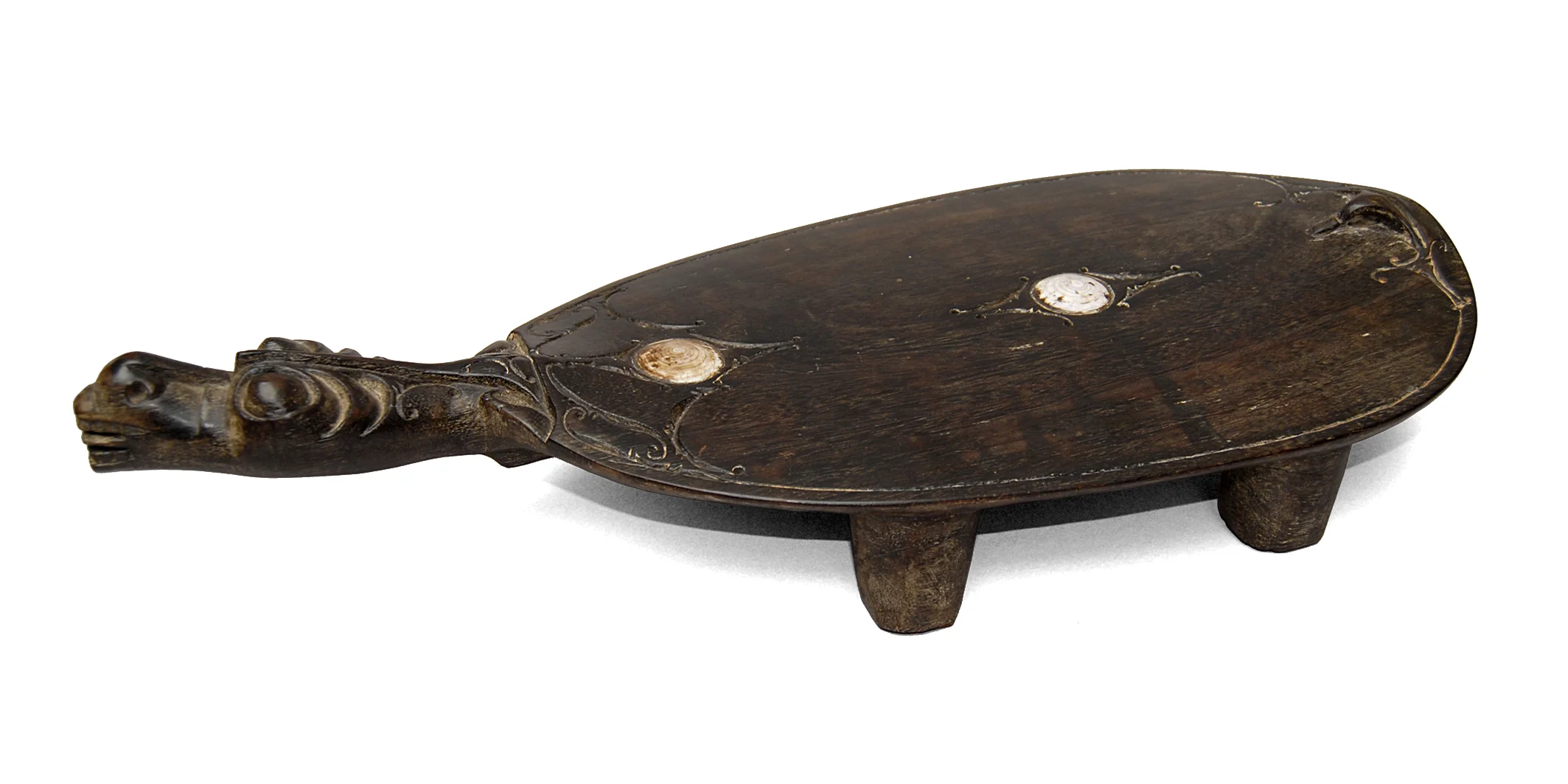 31. Iatmul ceremonial seat / Siège Dayak