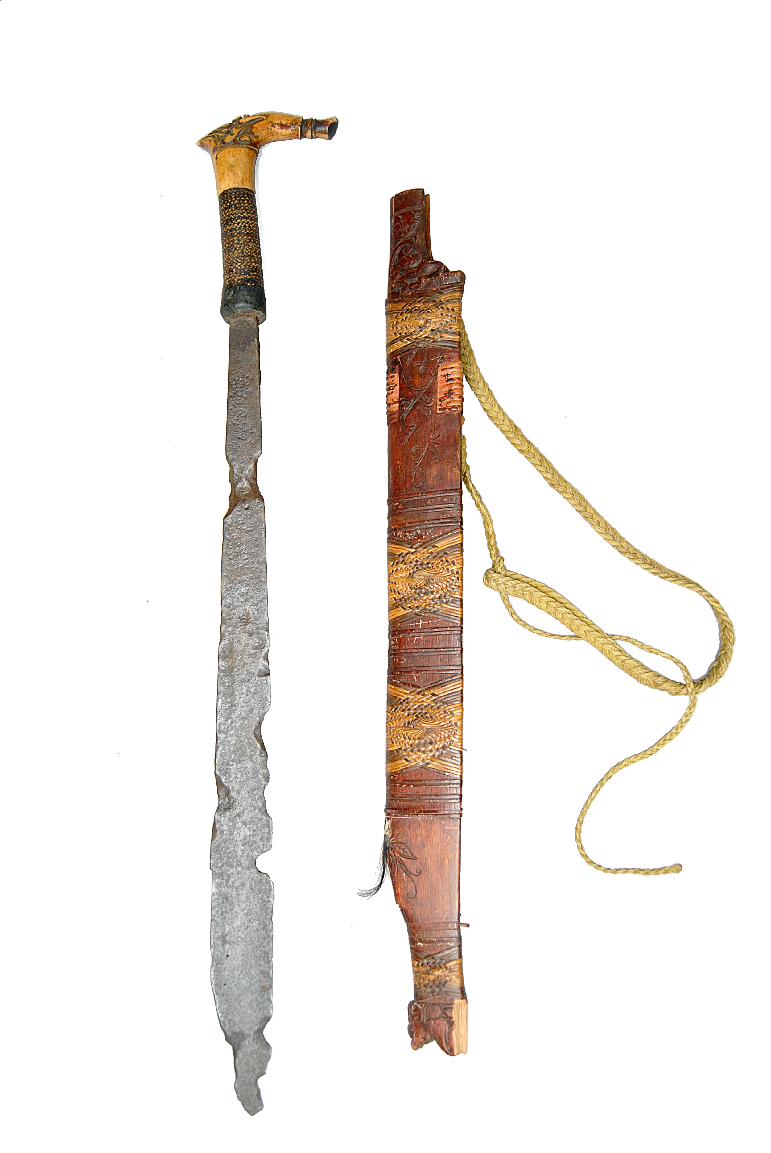 41. Mandau Dayak sword / Epée Mandau Dayak