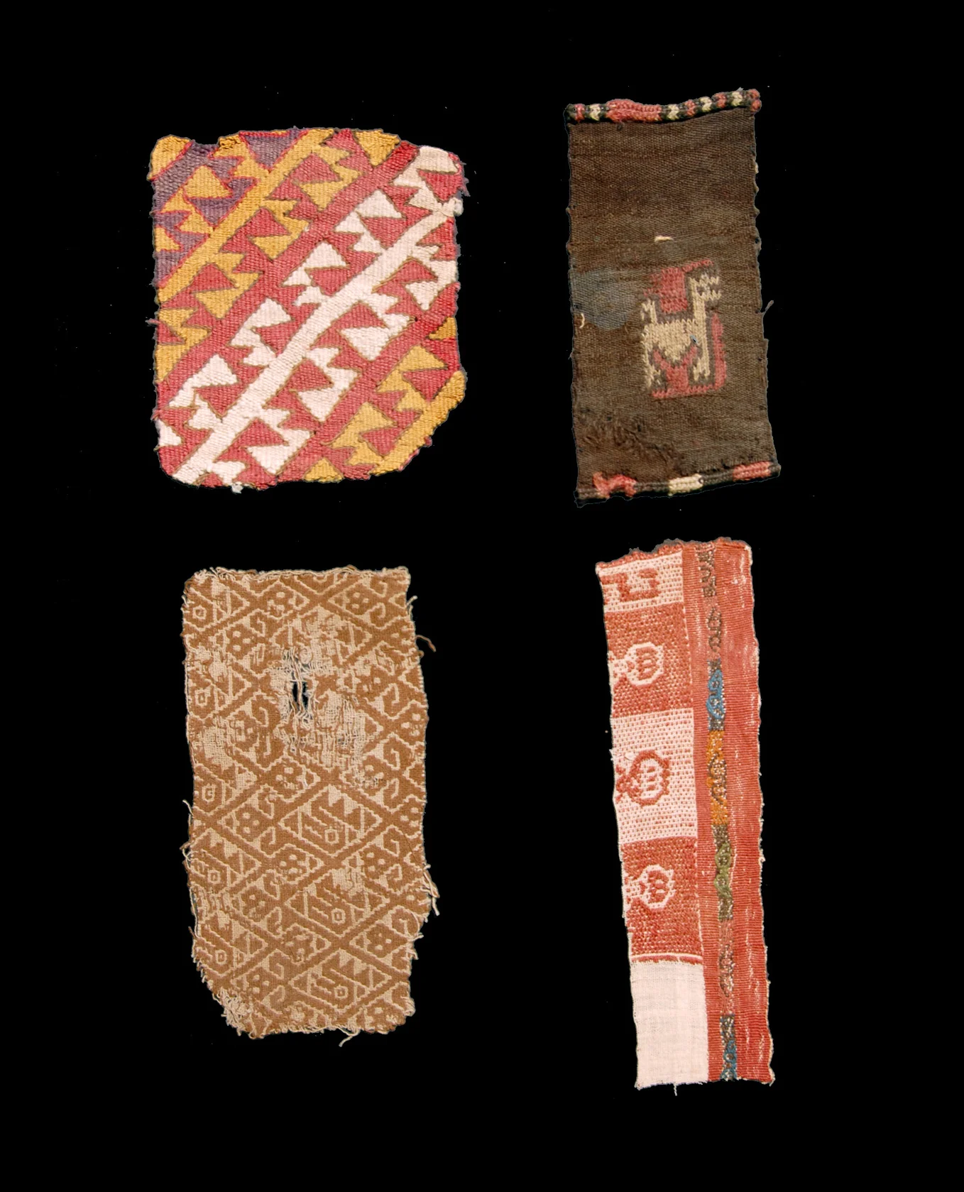 150. Fragments of Nazca fabrics / Fragments de tissus Nazca