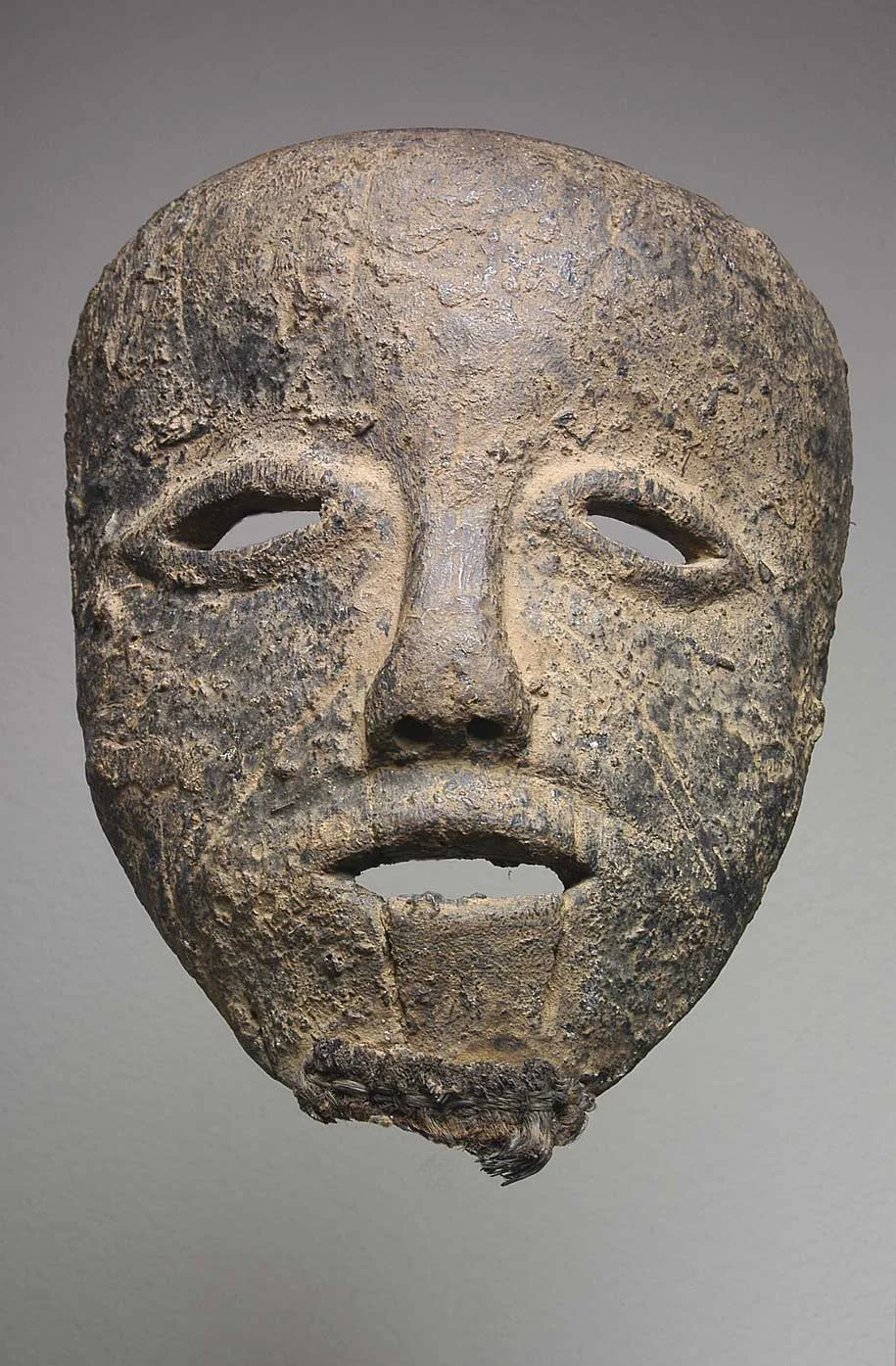 97. Lega ritual mask / Masque rituel Lega