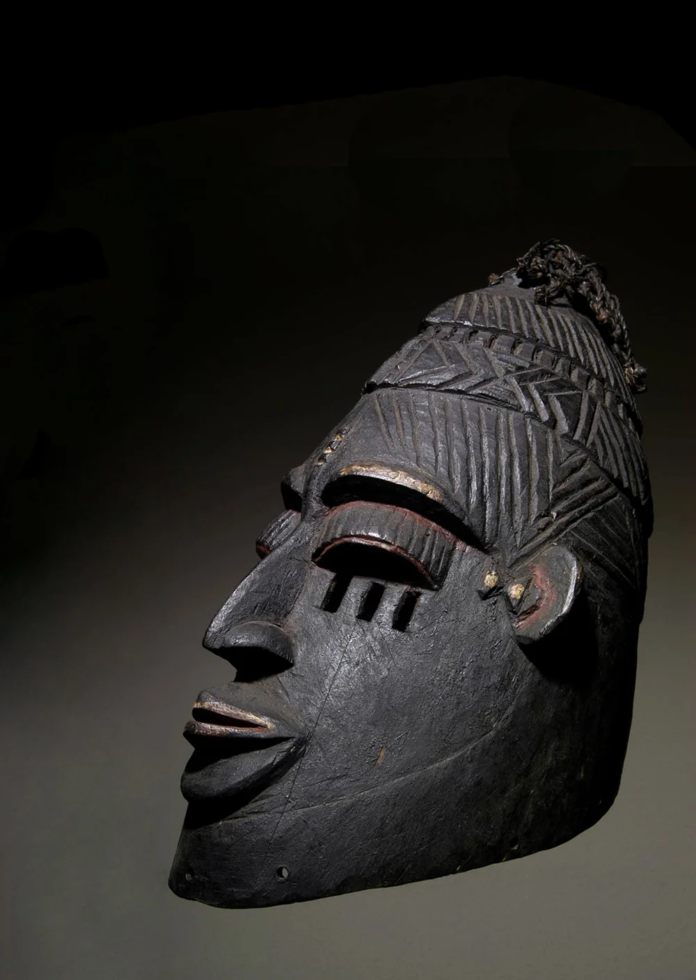 105. Ojukwu mask / Masque Ojukwu