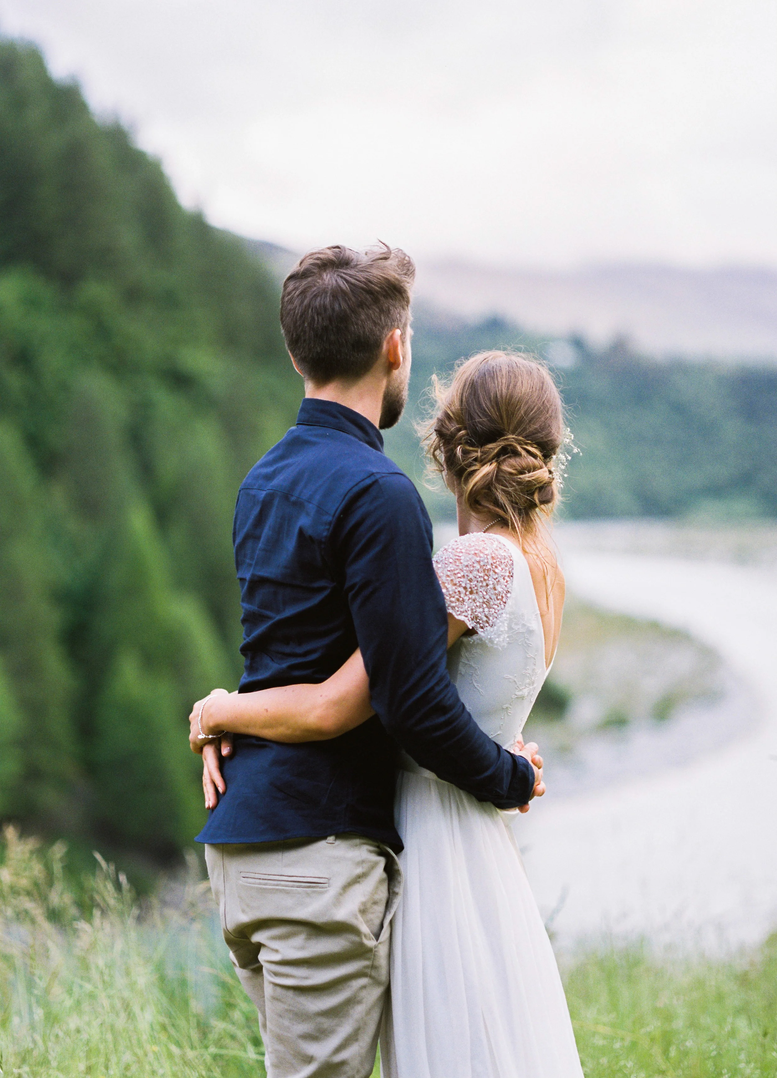 wedding day endings overlooking the shotover river