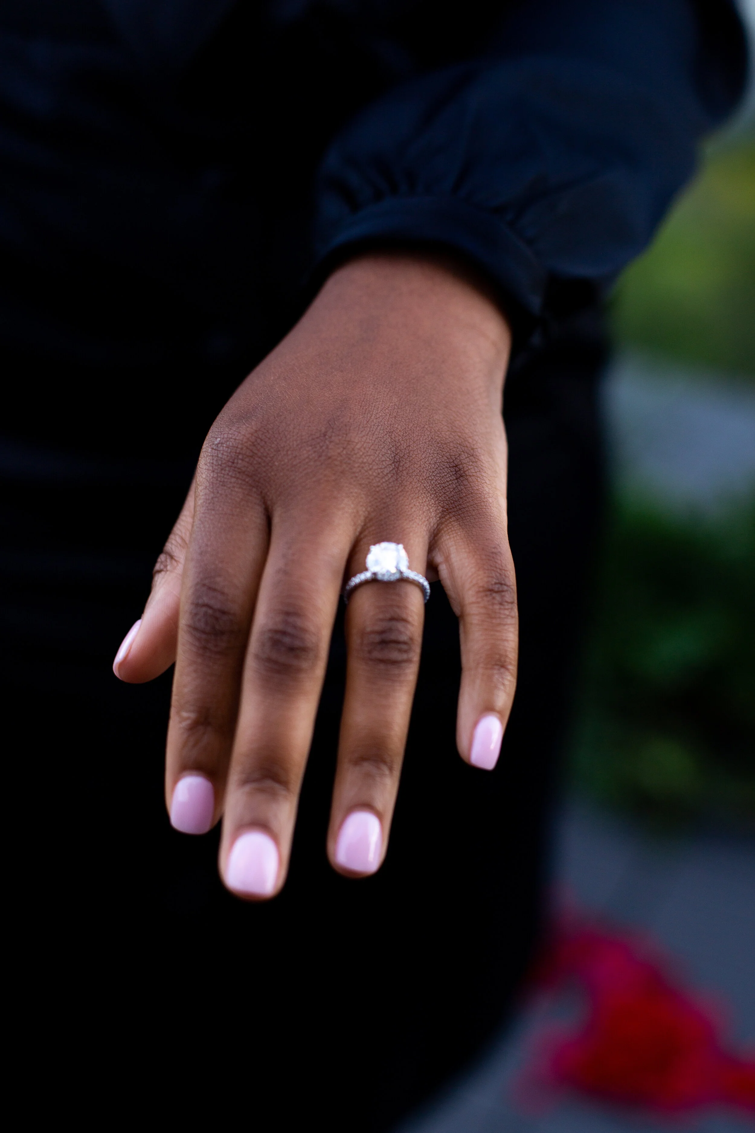 ELEGANT DIAMOND ENGAGEMENT RING