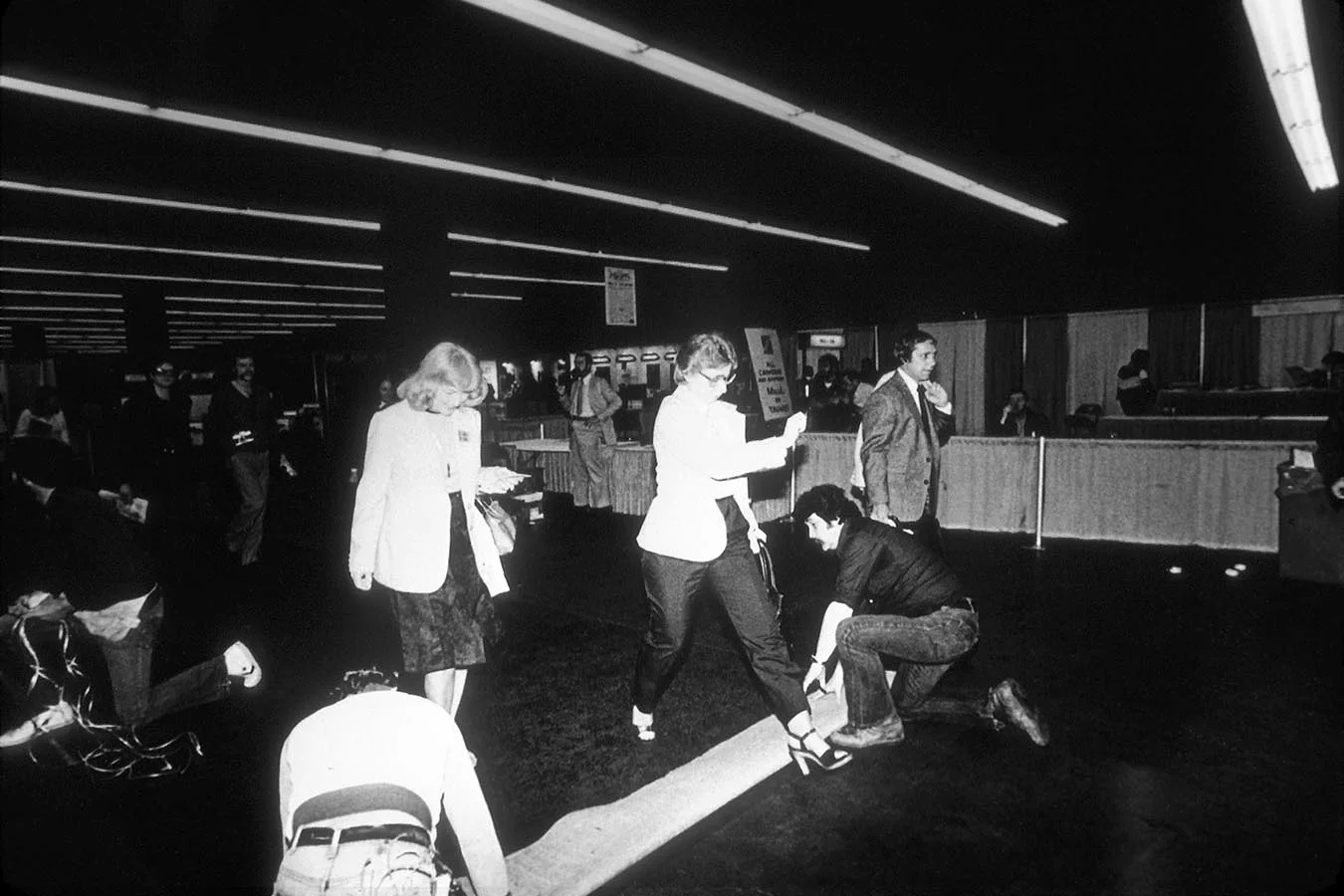 photoshow_exit 1350.jpg