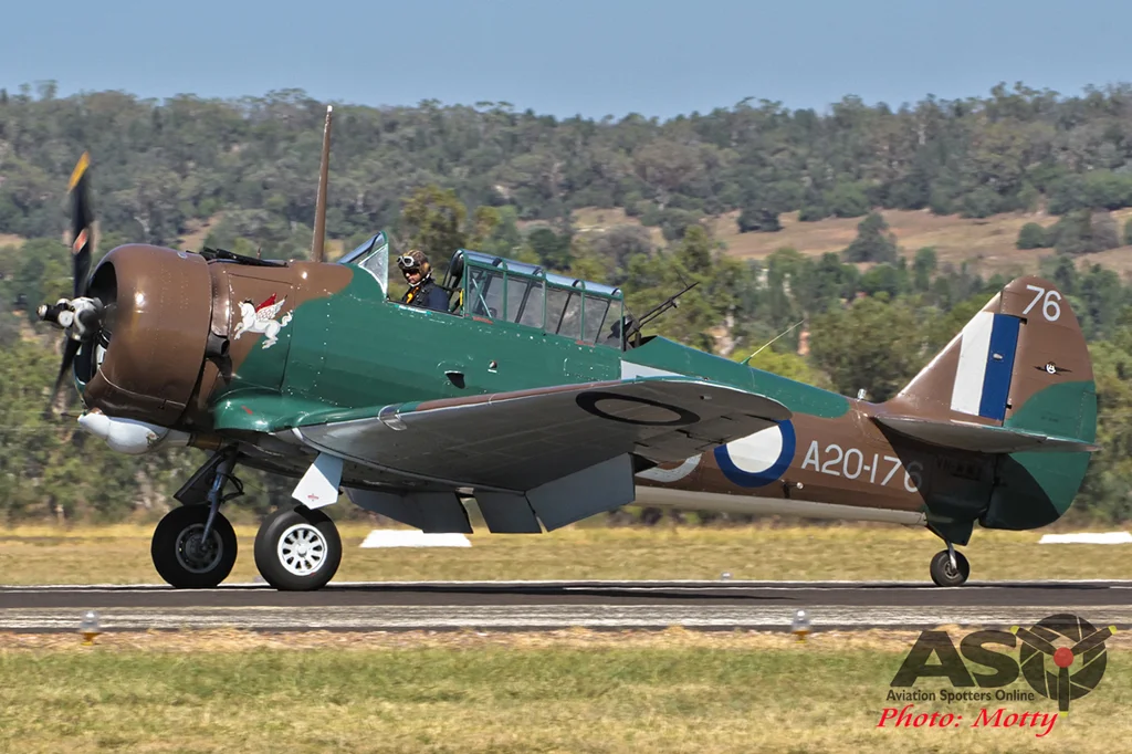 Mottys-Wirraway-VH-WWY-1003-Gunnedah-2015.jpg