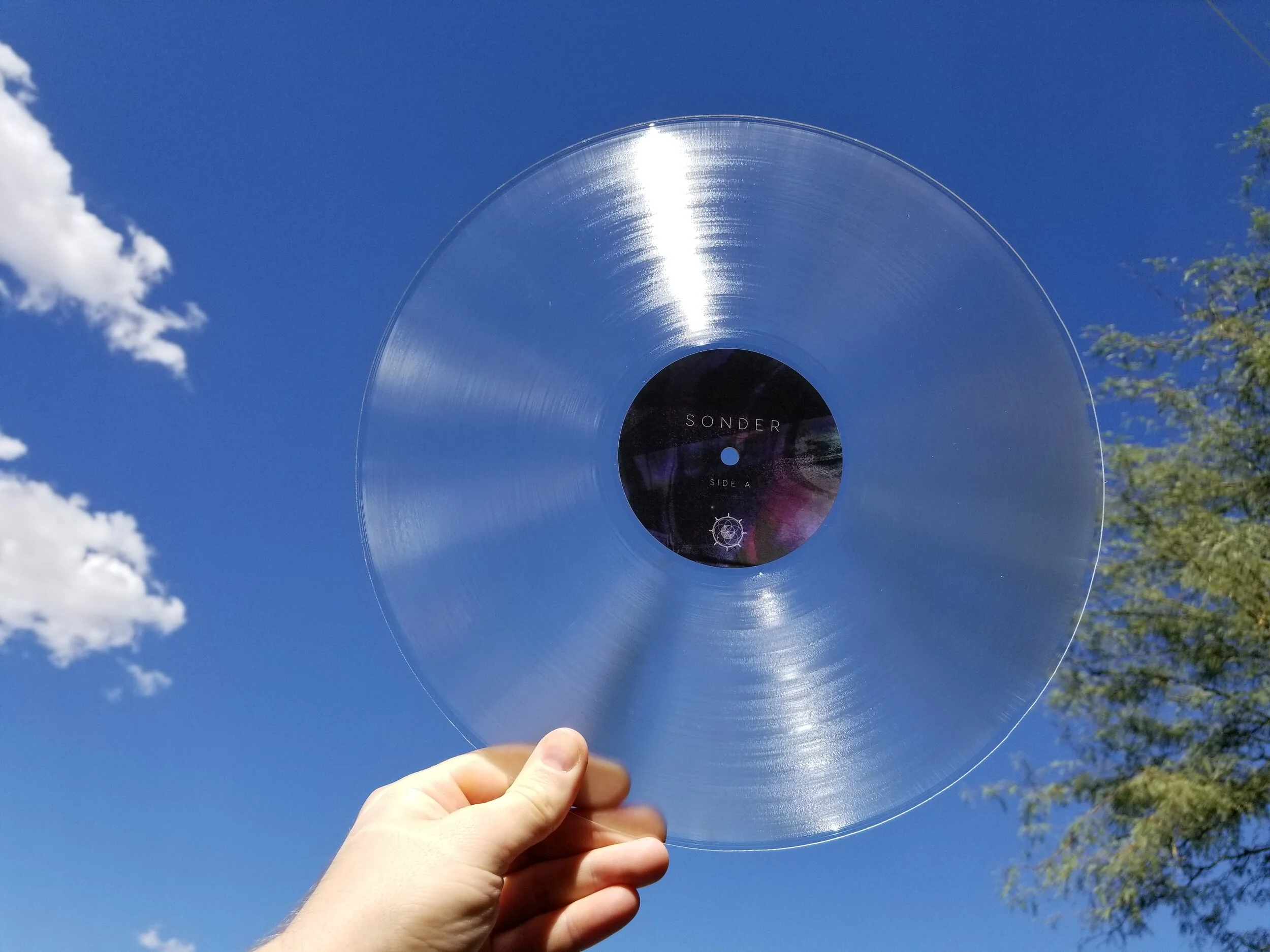 sonder-vinyl-photo.jpg