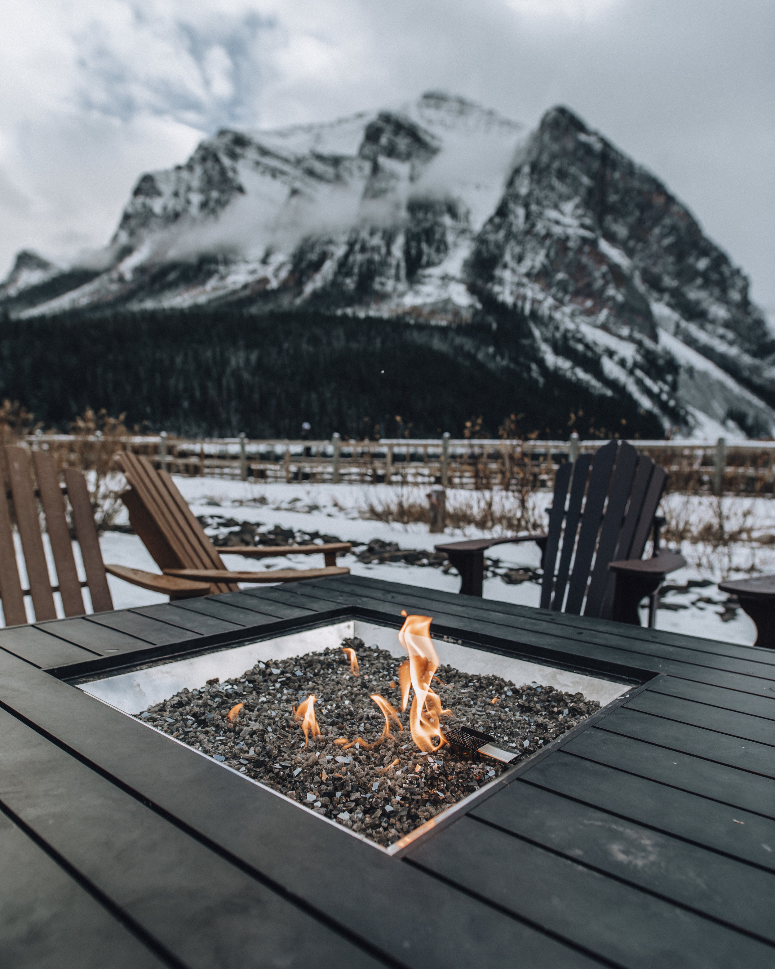 Find out why the Fairmont Chateau Lake Louise is the perfect winter getaway in Canada, especially for a wellness retreat in Canada in winter. #canada #wellnessretreat #lakelouise #fairmontchateau | Fairmont Chateau Lake Louise winter | Fairmont Chat
