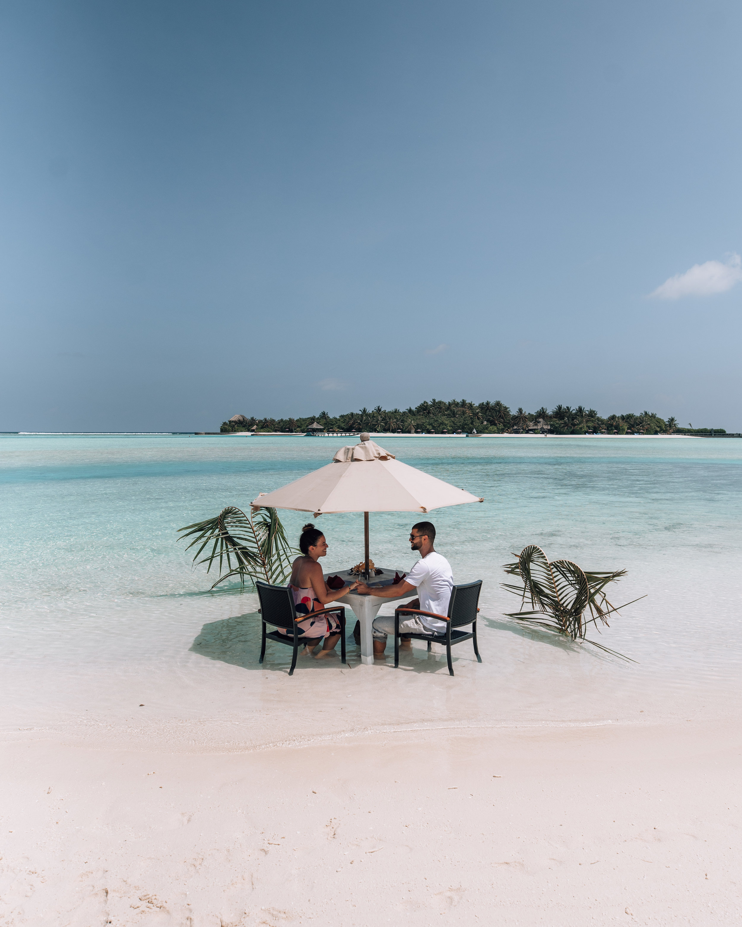  Find out everything you need to know about staying at one of the best resorts in the Maldives, Anantara Dhigu. #maldives #honeymoon #allinclusive #maldiveshotels #luxuryhotels | maldives all inclusive resorts | maldives honeymoon all inclusive | ana