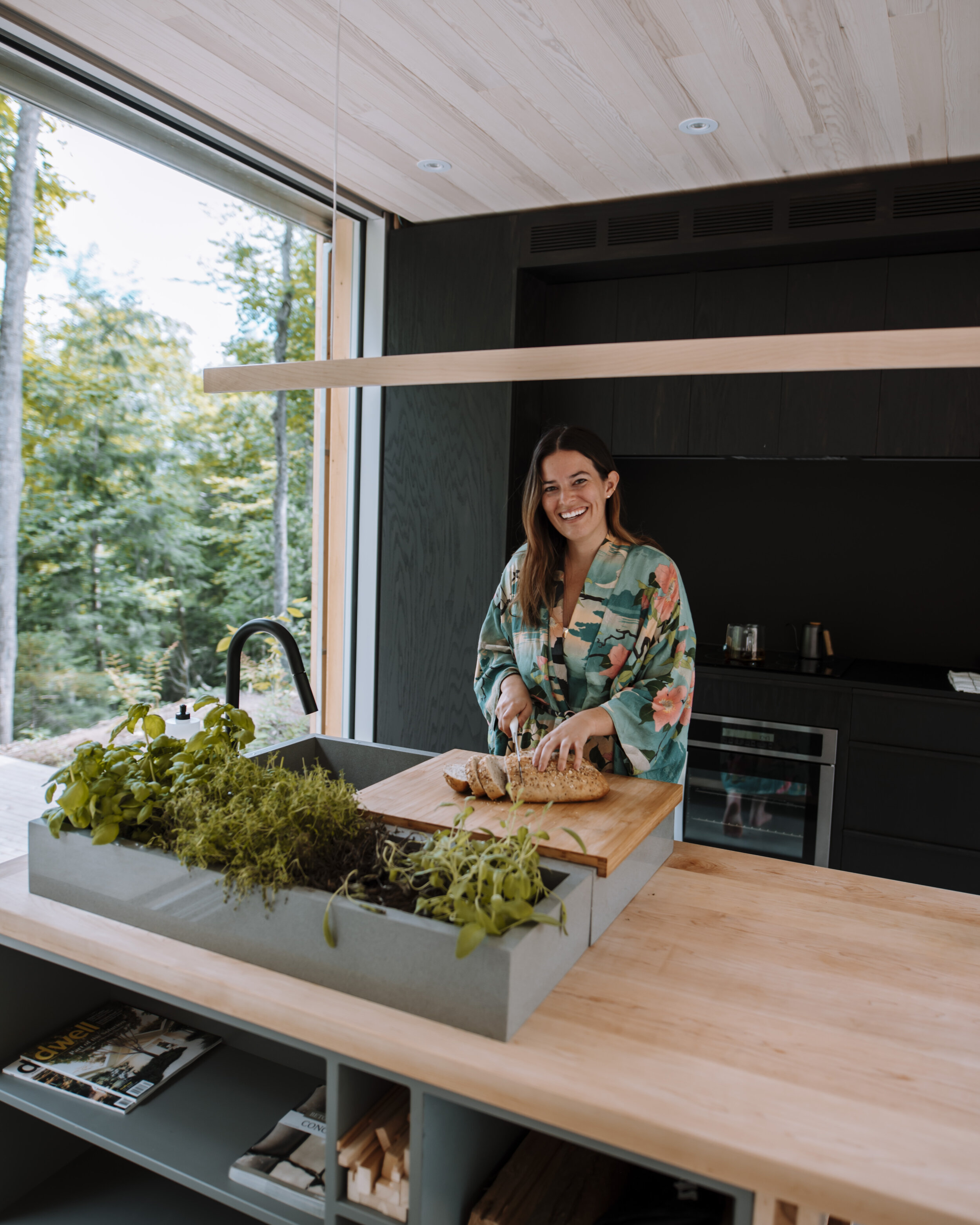 In the Kitchen, Hinterhouse