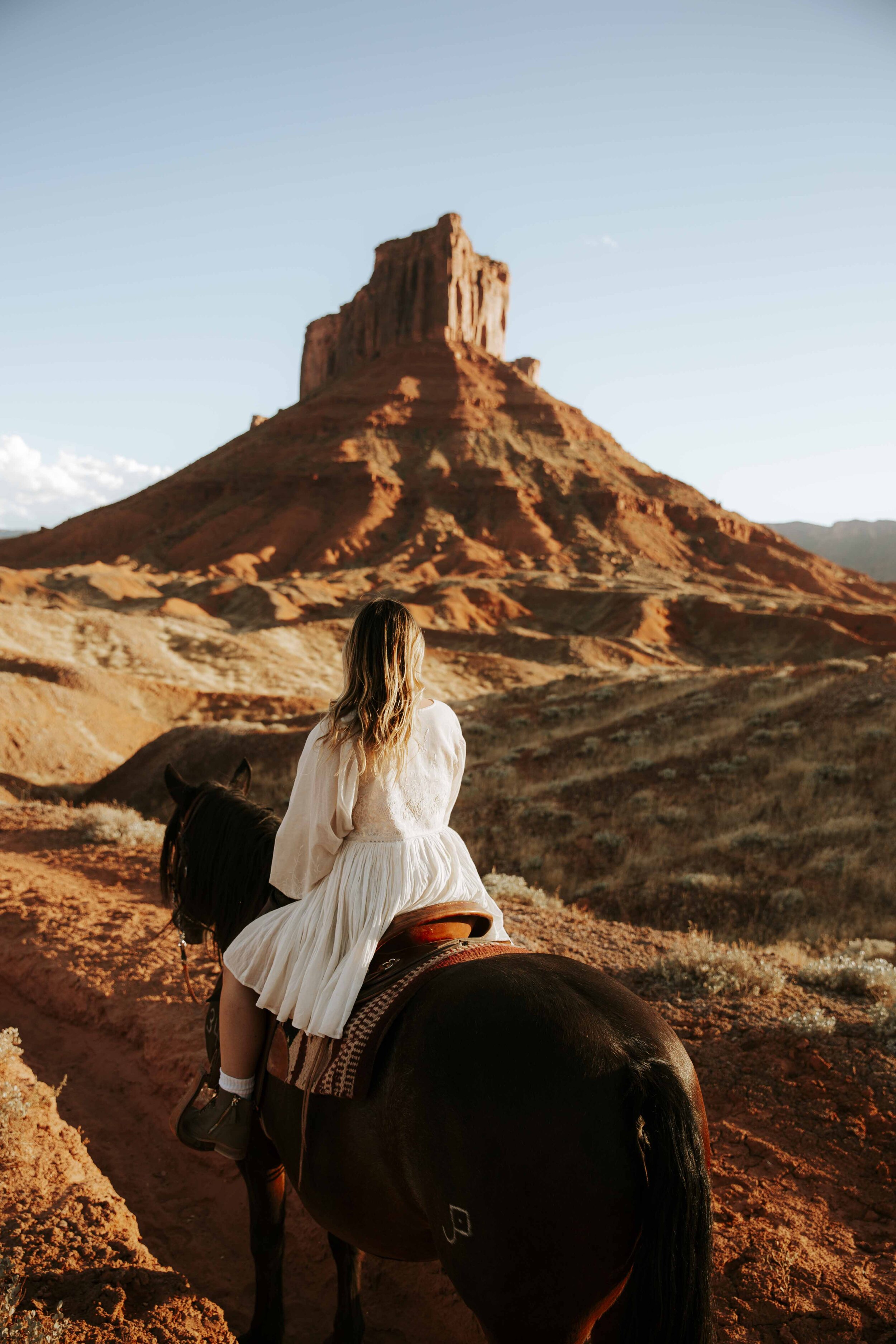  Horseback riding in Moab, Utah. Get the perfect 7 day Utah road trip itnerary and Utah road trip map of all the best places to see in Utah. #utah #roadtrip #southwest | things to do in Utah road trip | things to do in Moab Utah | Utah road trip Nati