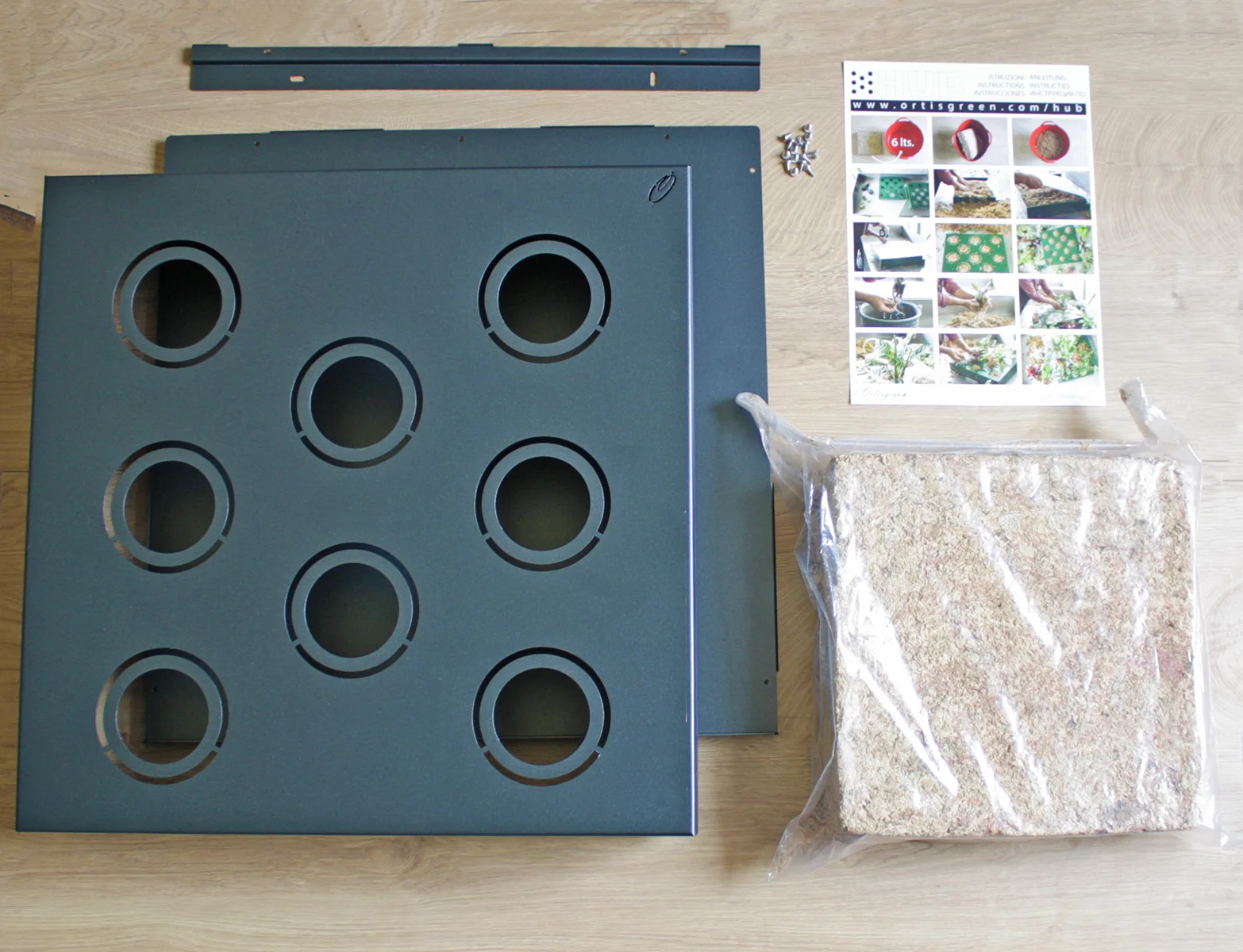 HUB_BOX_CONTENTS_GRYA.jpg