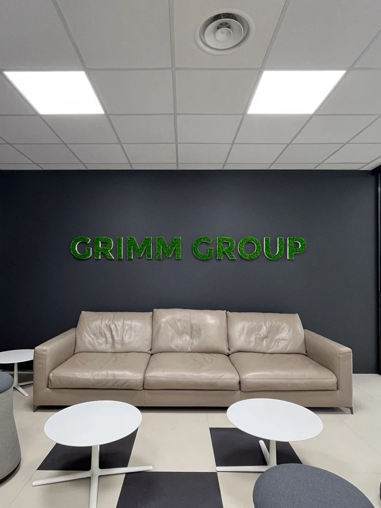 grimm_group_lowress_15.jpg