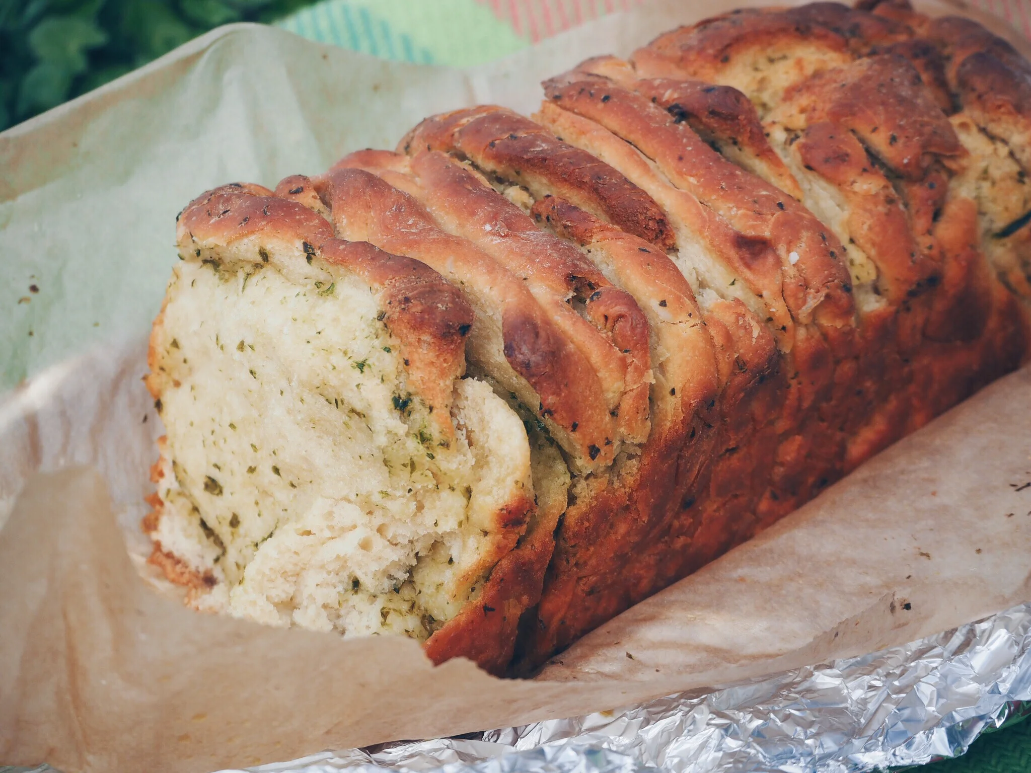 Frühlingspicknick: Fächerbrot mit Bärlauchbutter 