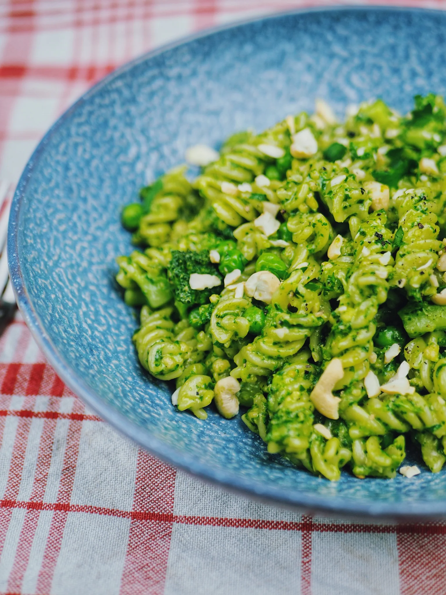 Extragrüne Pestopasta mit Bärlauch und Brokkoli (vegan)