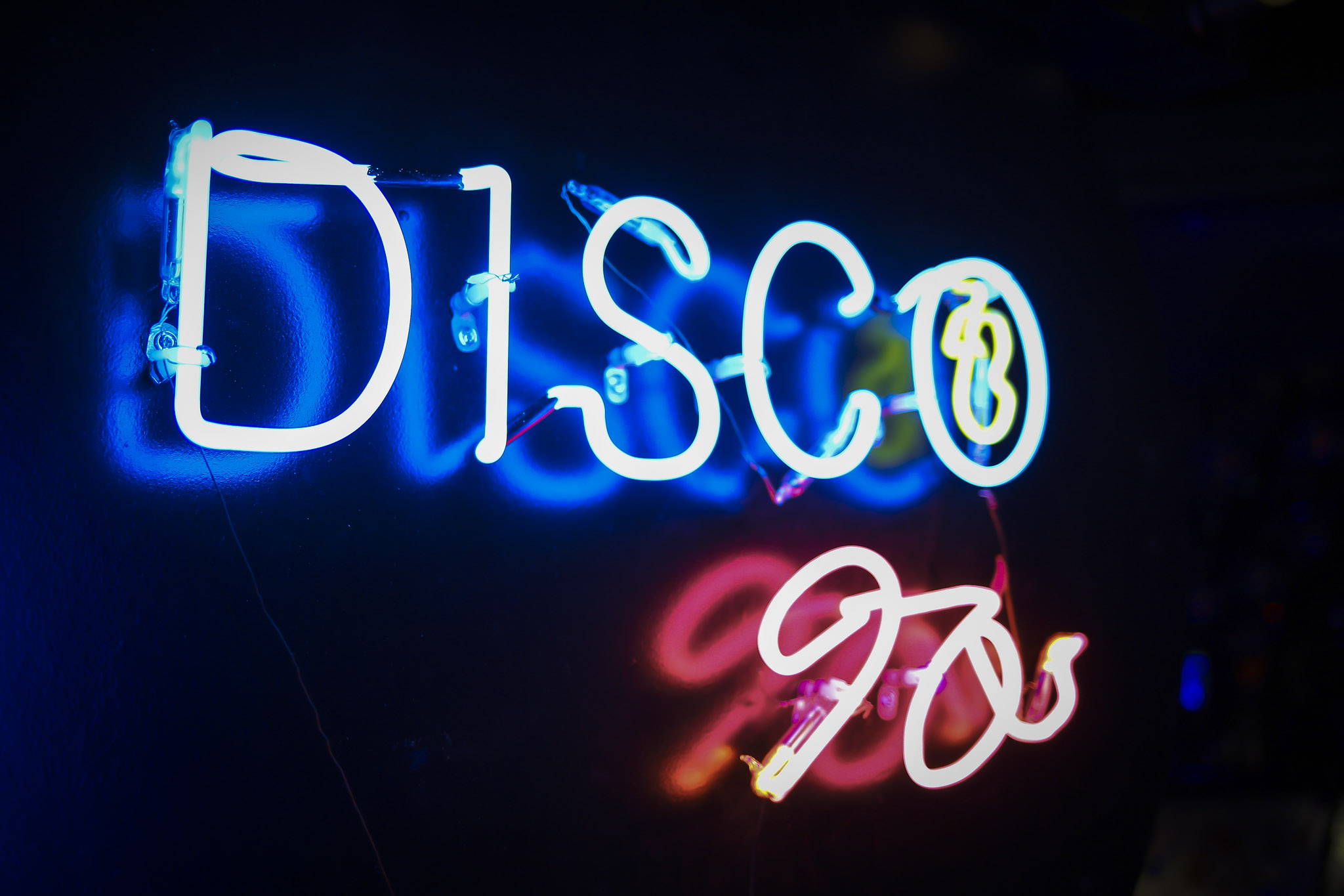  Disco Fel 90’s Byganz Nostalgic design parties in cairo  