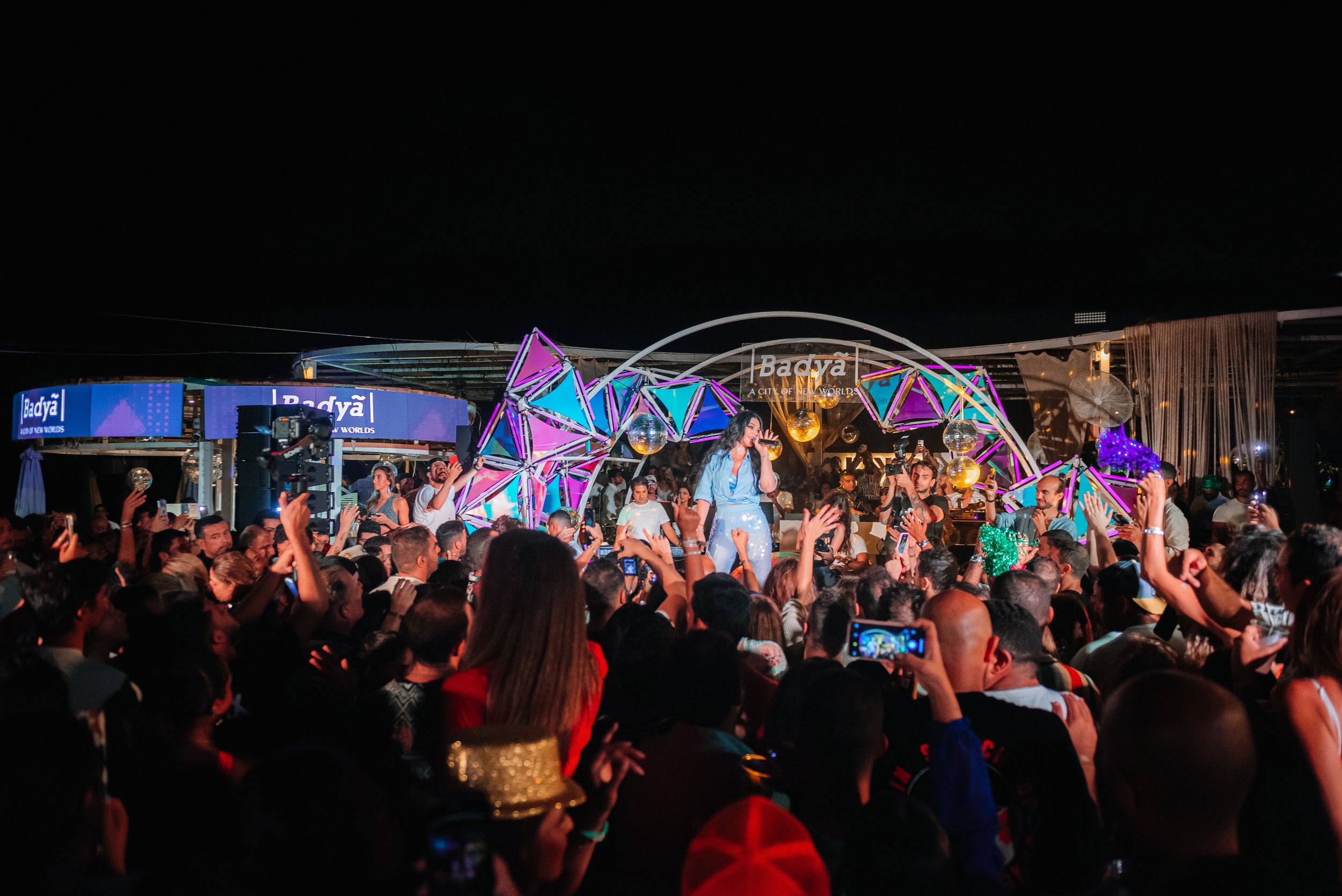   Disco Fel 90’s North Coast Byganz Nightlife in egypt crowd shot 