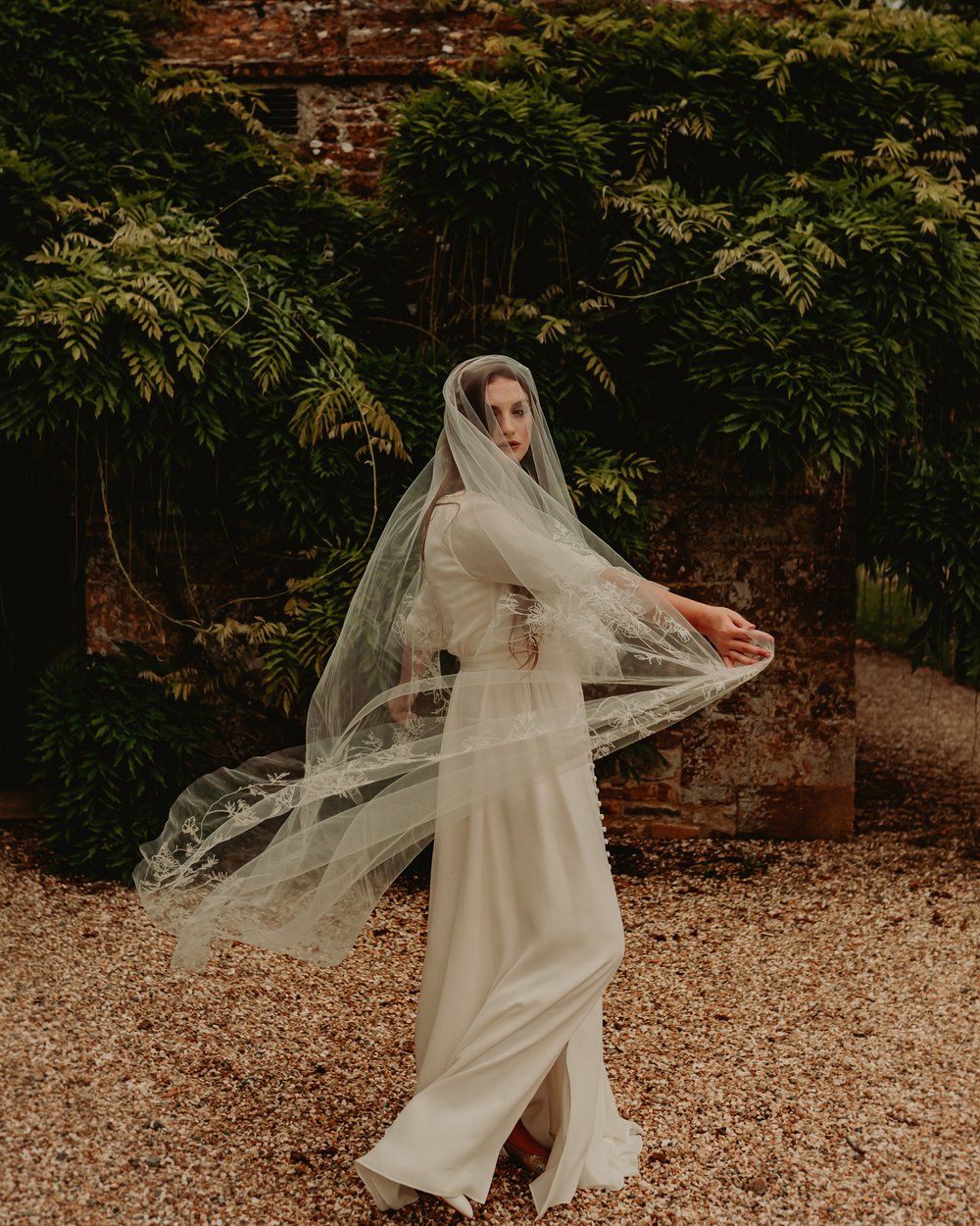 Daisy-Sheldon-Embroidered-Veils-Kate-Beaumont-Wedding-Dresses-Lou-White-Photography-18.jpg