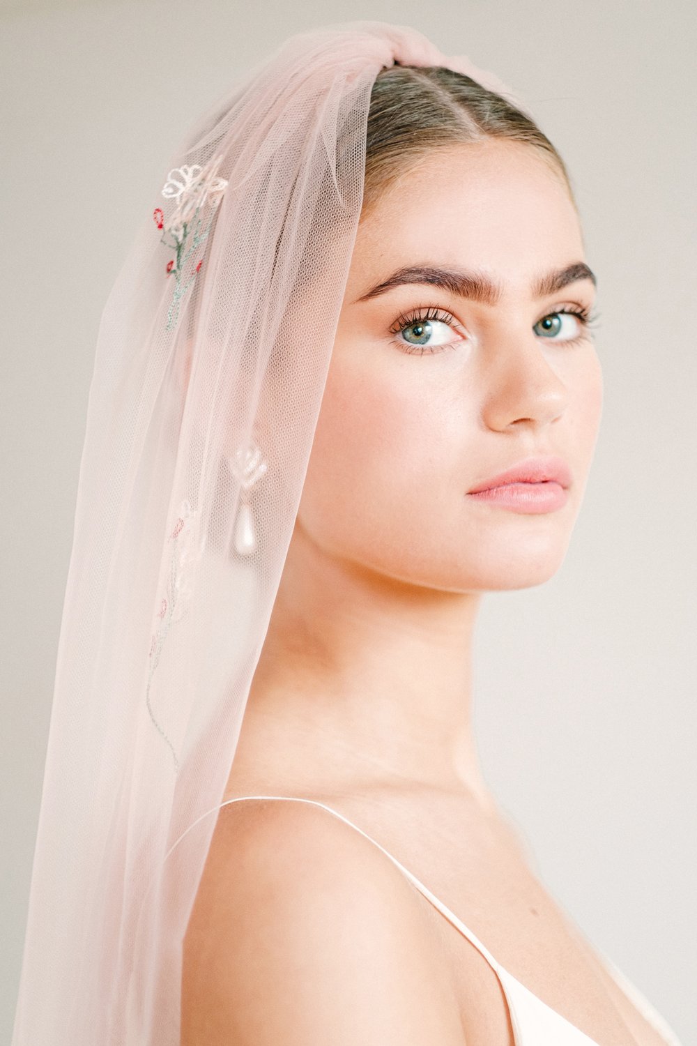SomethingBlue-Kate-Beaumont-wedding-dresses-Emma-Pilkington-Photography-70.jpg