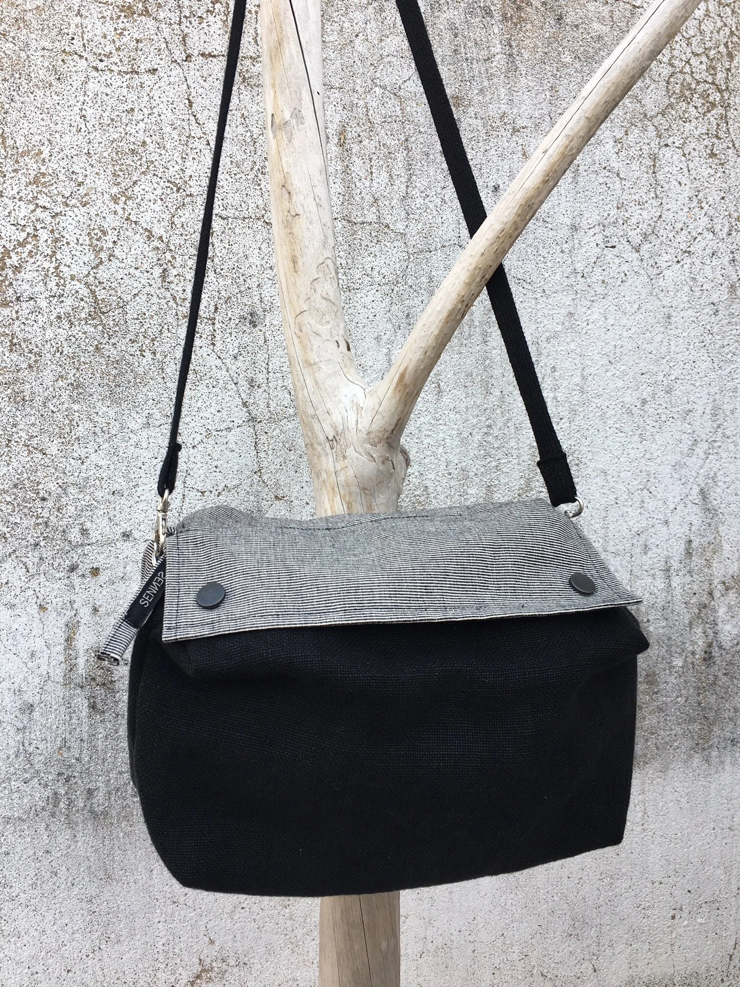 POUCH black &amp; white