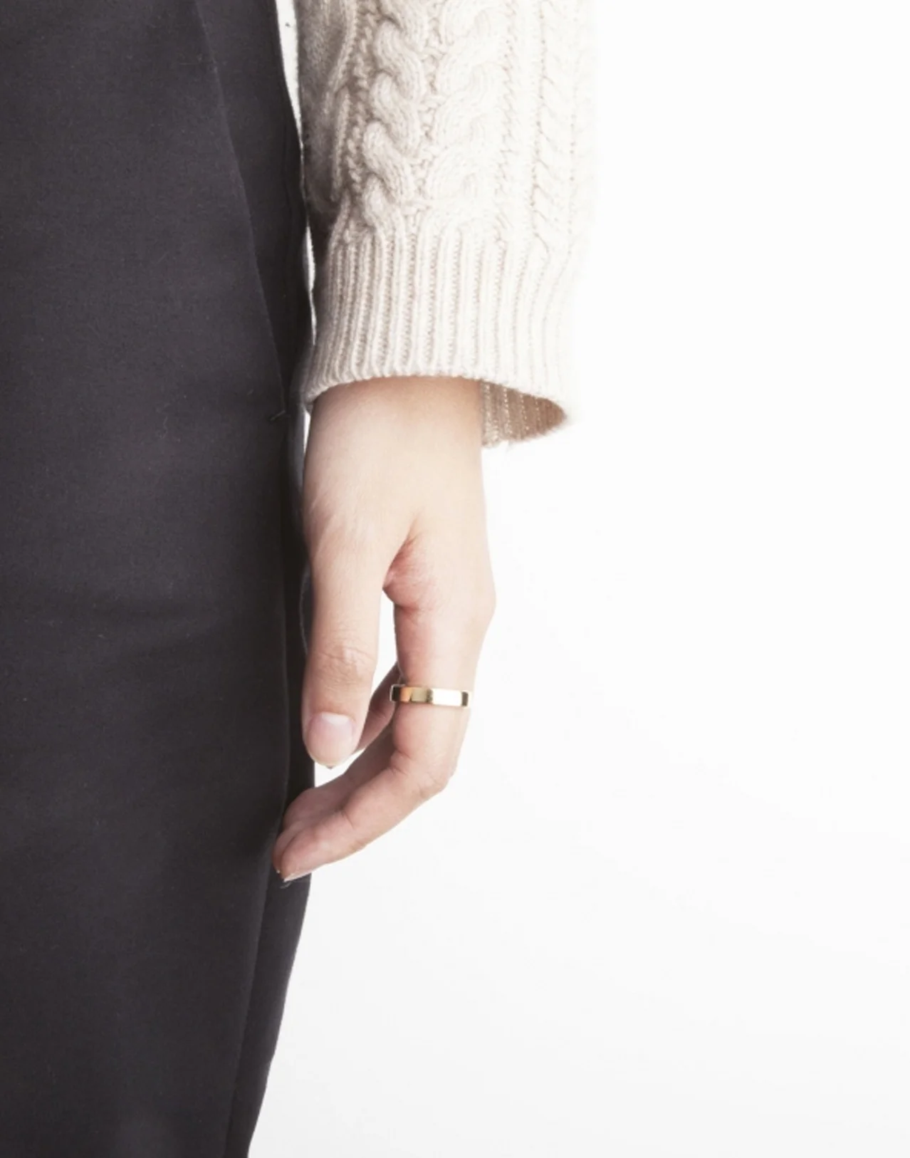 Completedworks-Classic-Wedding-Band-Ring-Women-4mm-1-10 copy.jpg