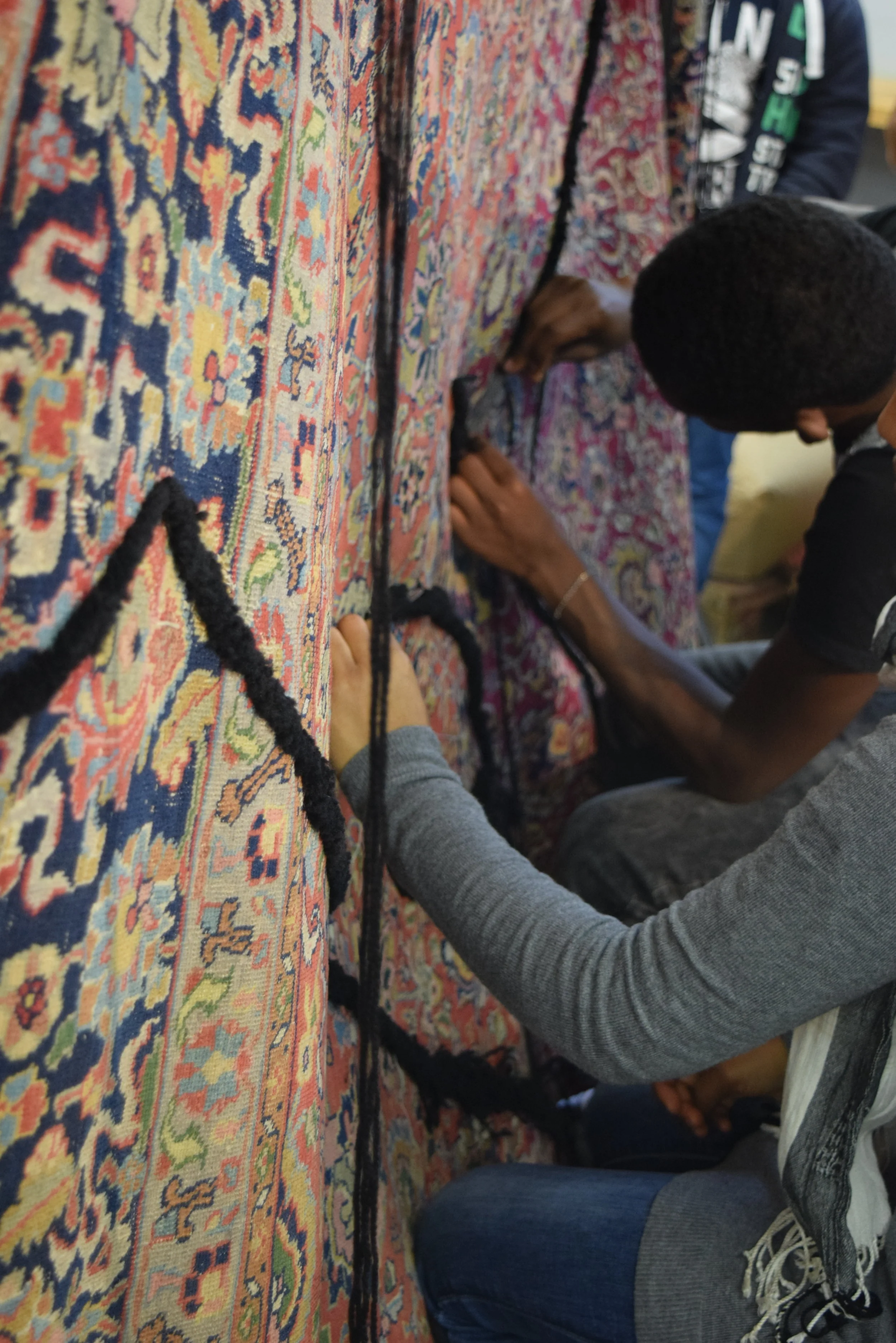  With this aesthetic overlaying, Baltensperger + Siepert articulate the clear link between the flow of migration and Europe’s former colonial politics, which have continued up to today in a modified form. 