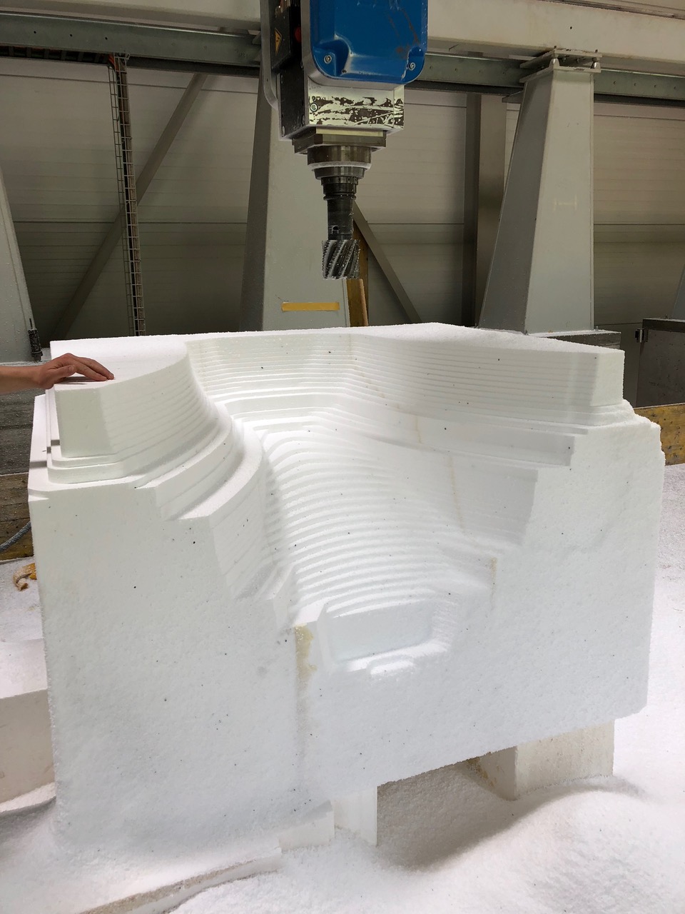 The artist duo proposed to reenact the final sequence from Tarkowski’s epic film and to cast a large bell on site. The aim was to create a moment in which a sense of community and belonging are manifested through a common effort.