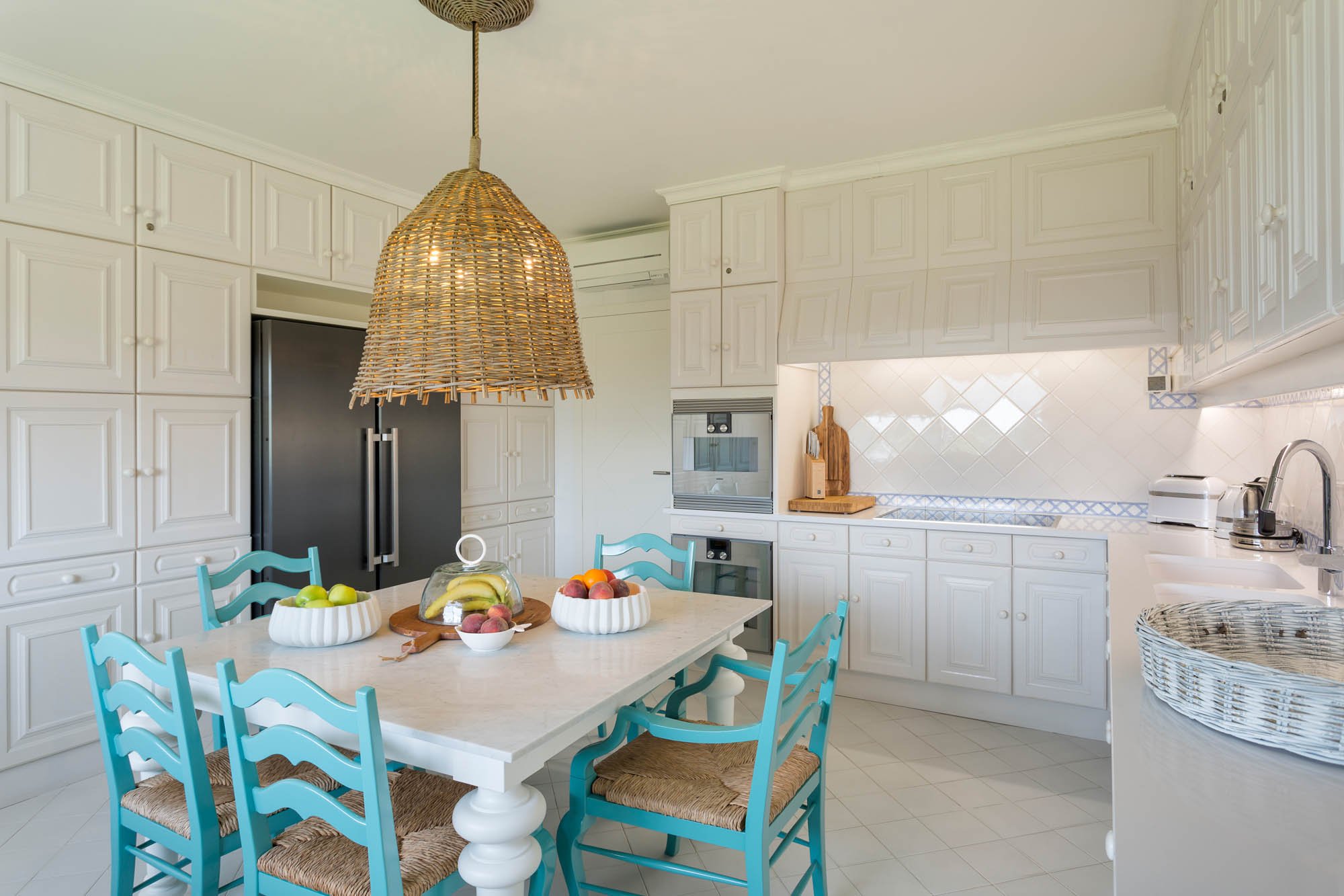 Villa Hibiscus - Kitchen 2.jpg