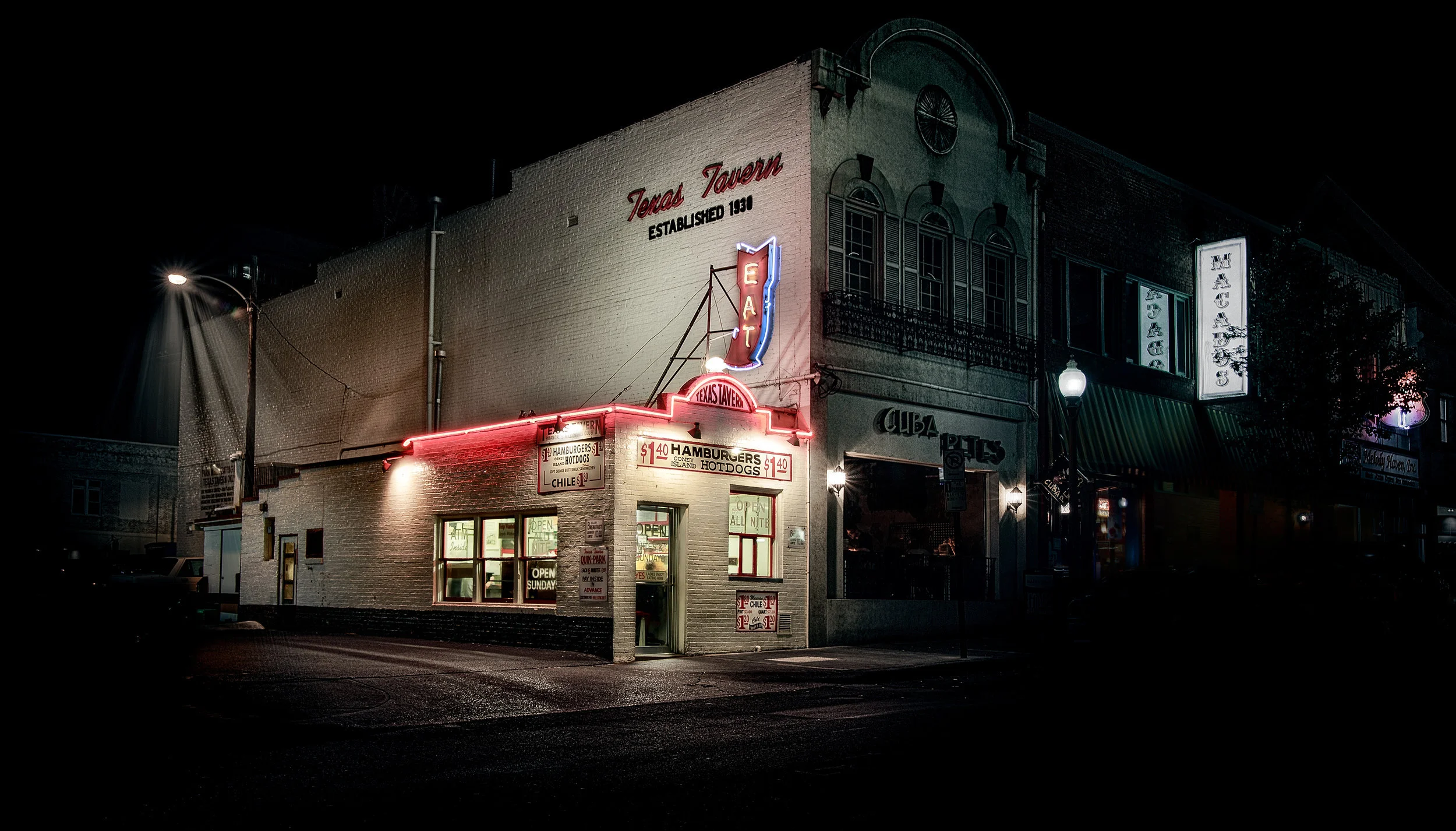 Jose Esquilin Photography Texas Tavern at Night.JPG