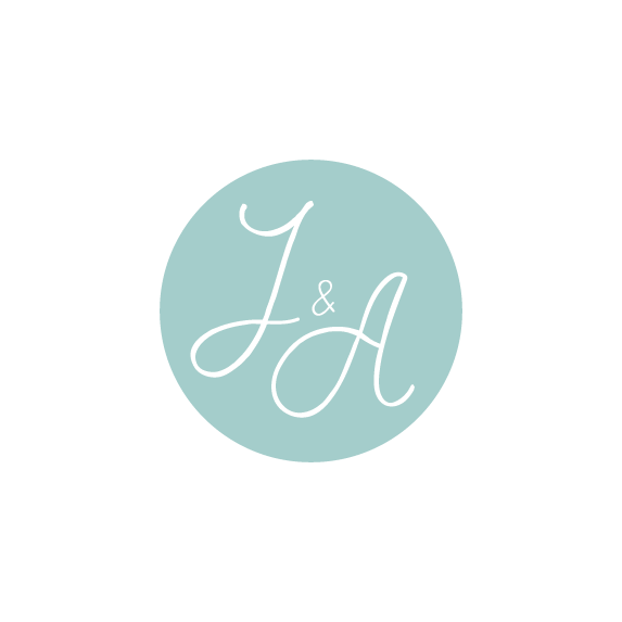 L&A-SubmarkCircle-01_Artboard 1.png