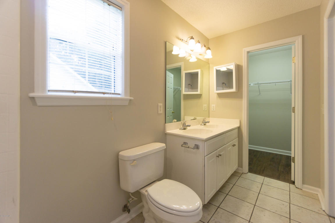 Bathroom2.jpg