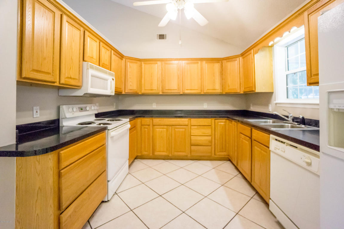 Kitchen3.jpg