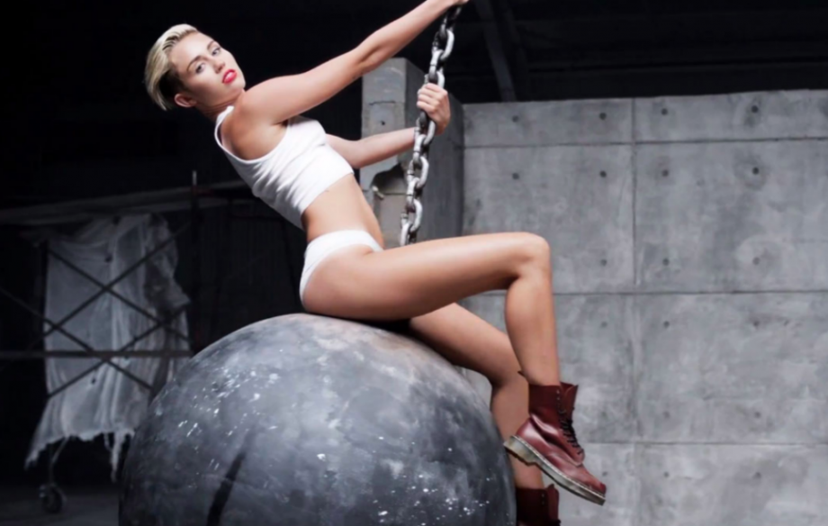 Miley-Cyrus-920x584.png