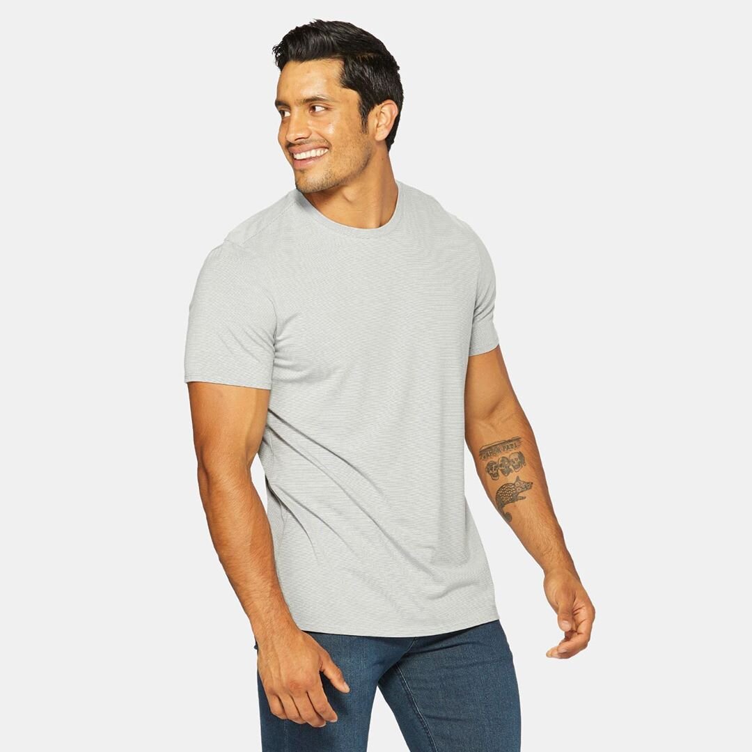 best t shirts for athletic build