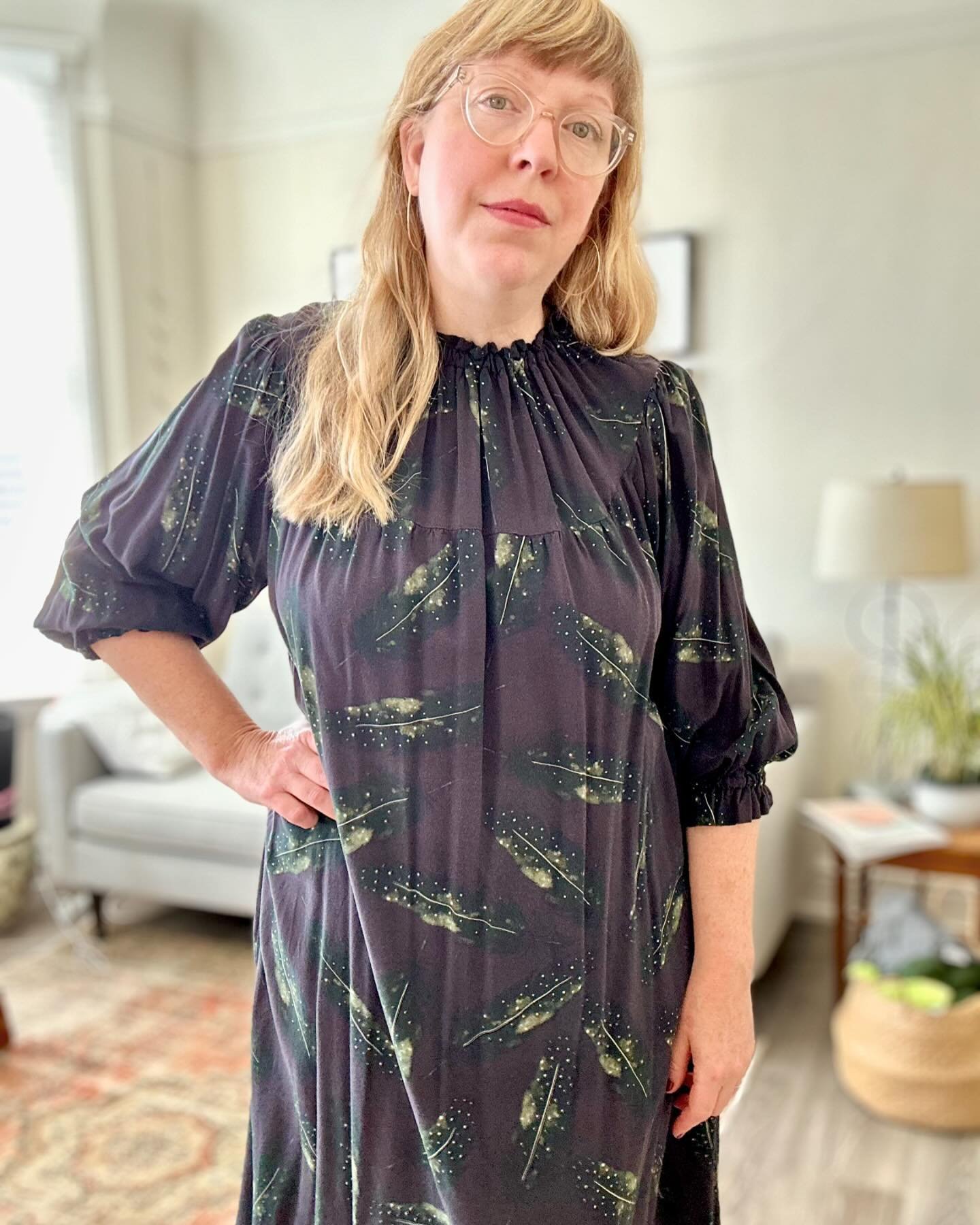 Today&rsquo;s MMM: wearing the Ramona Dress by @spaghetti_western_sewing in rayon from @workroomsocial for a day of teaching and art viewing later. Wanna make this dress with me? I&rsquo;m teaching it as a workshop and there are a few spots left! Lin