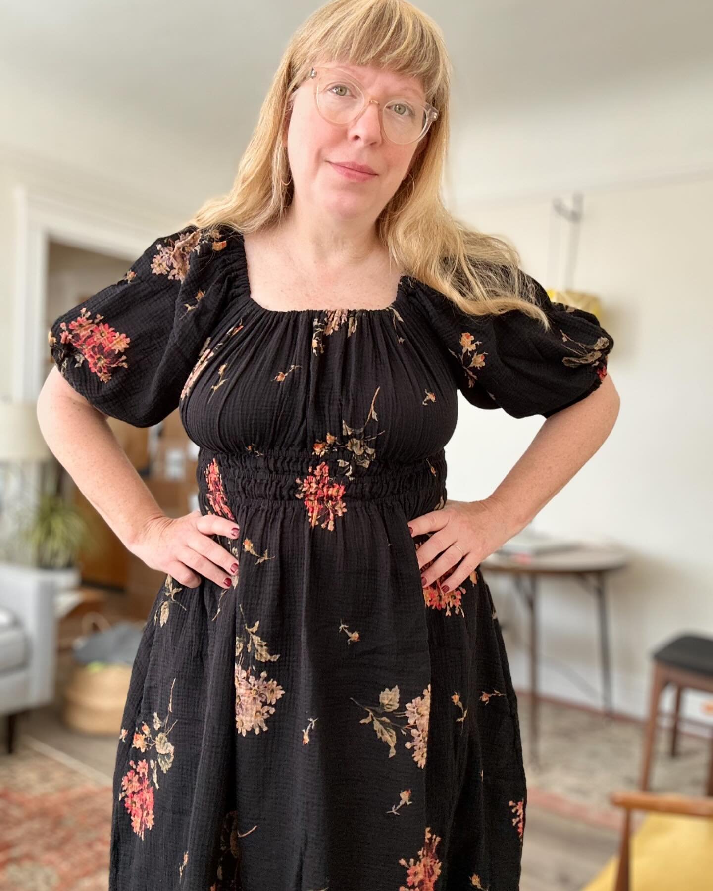 Today&rsquo;s MMM (what day it is? lol) Wearing a @silversagapatterns Clara Dress in double gauze from @lyricalfabrics. I sewed this as part of the workshop I taught online and love it. Sewed as written, except I used three casings at the waist for m