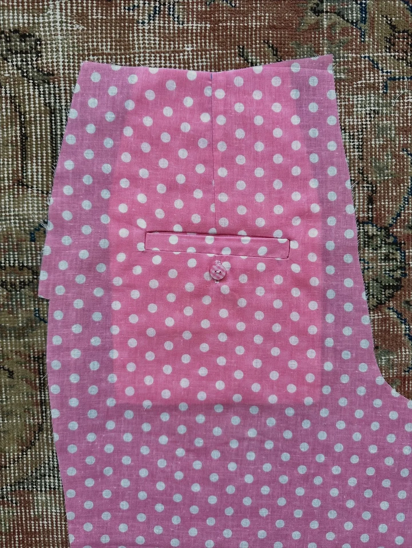 But before I go, please enjoy this welt pocket sample that I&rsquo;ll be teaching as part of my new pants pattern 🥂 

Okay au revoir 🚀