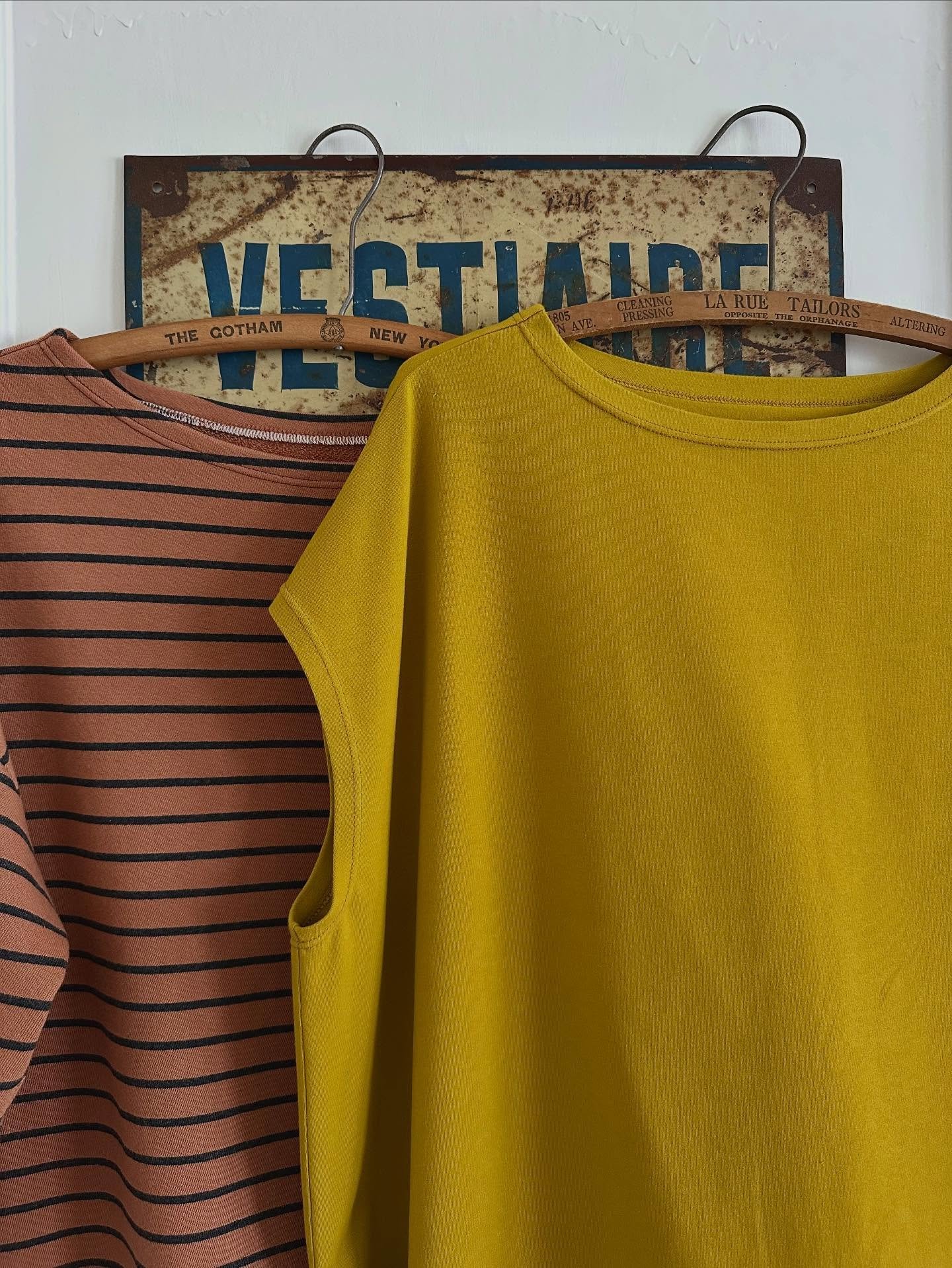 Sewing up samples for a second photoshoot and loving this color palette 💛🧡 

The UK collection lands Tuesday, Nov 25 🥂
Mark your calendars! 🗓️

#christinehaynespatterns 
#christinehaynesjames